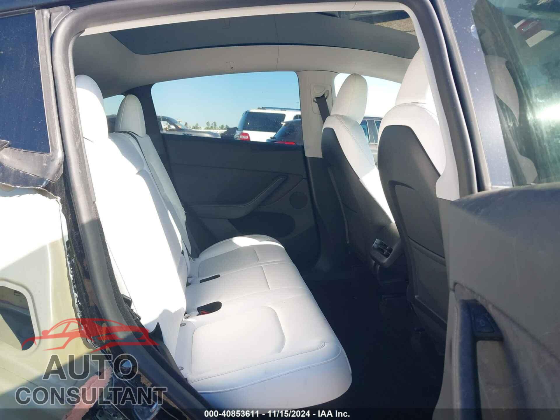 TESLA MODEL Y 2024 - 7SAYGDEE8RA222844