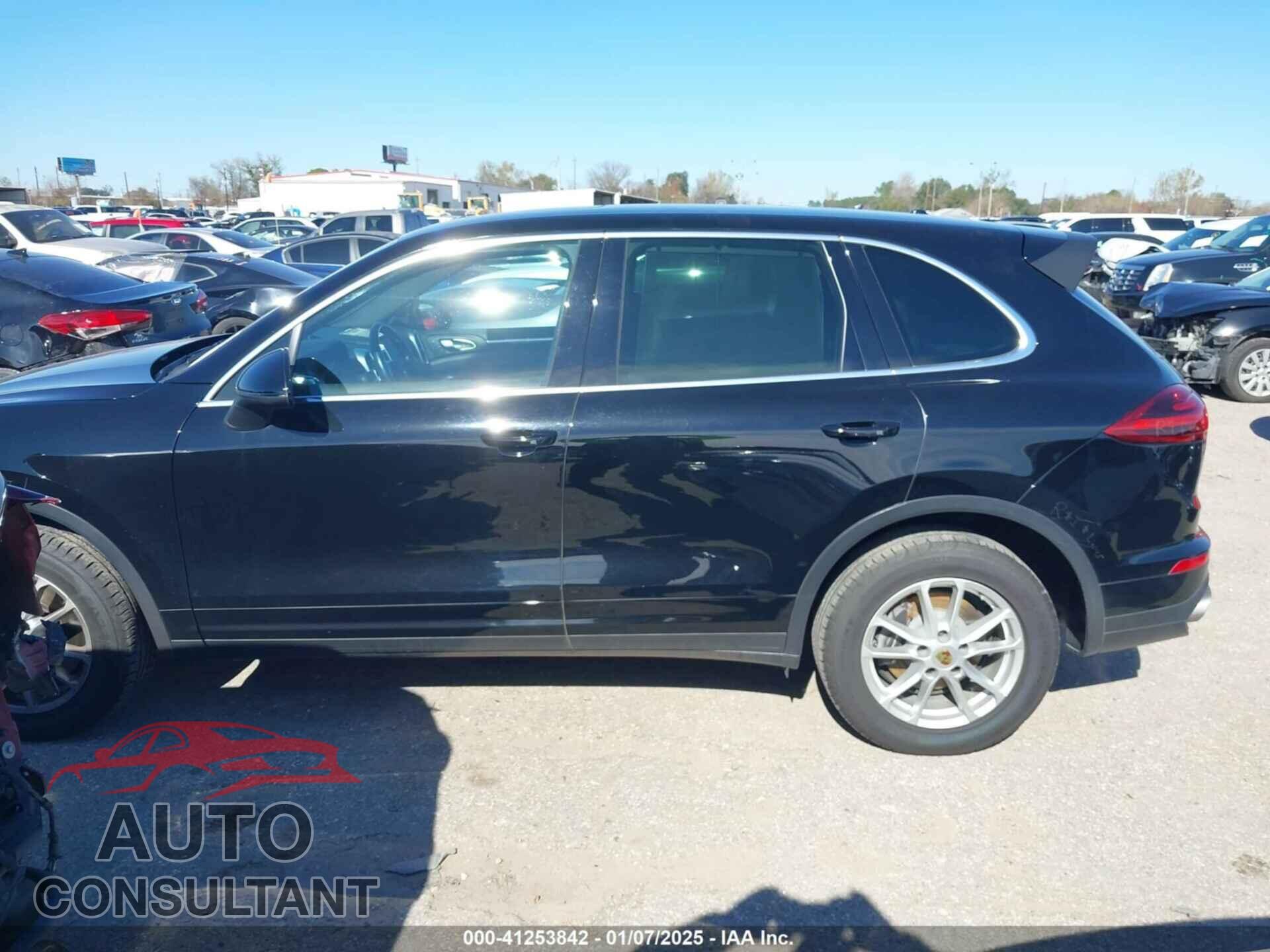 PORSCHE CAYENNE 2016 - WP1AA2A24GKA15837