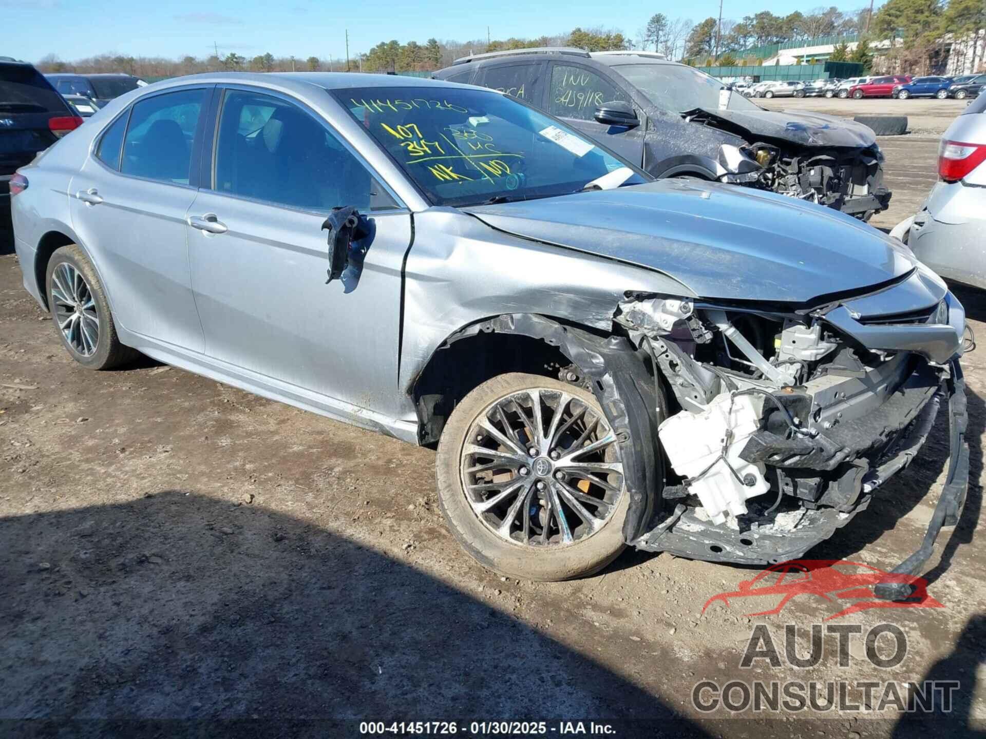 TOYOTA CAMRY 2018 - 4T1B11HK3JU537873