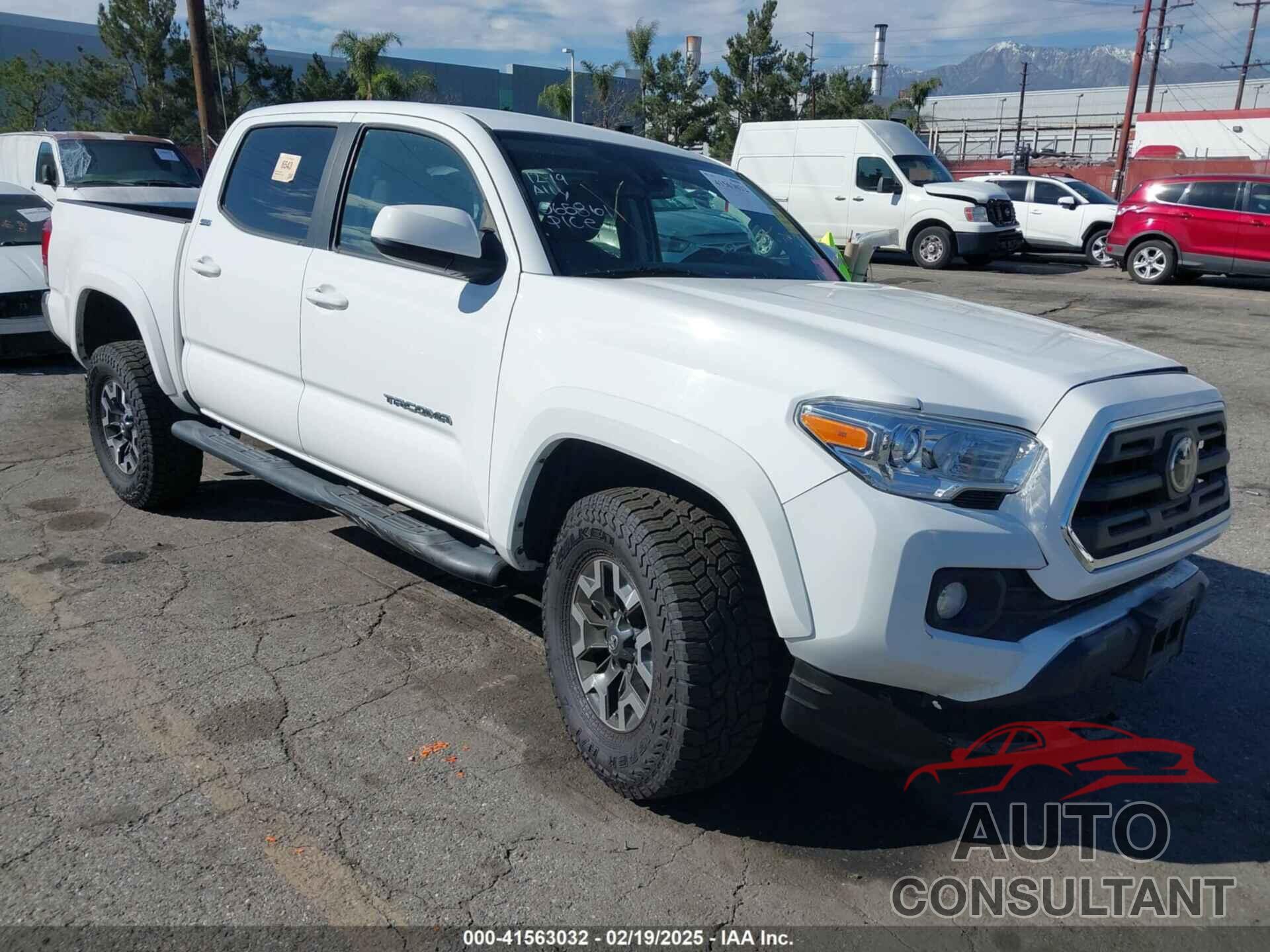 TOYOTA TACOMA 2018 - 5TFAZ5CN2JX065861