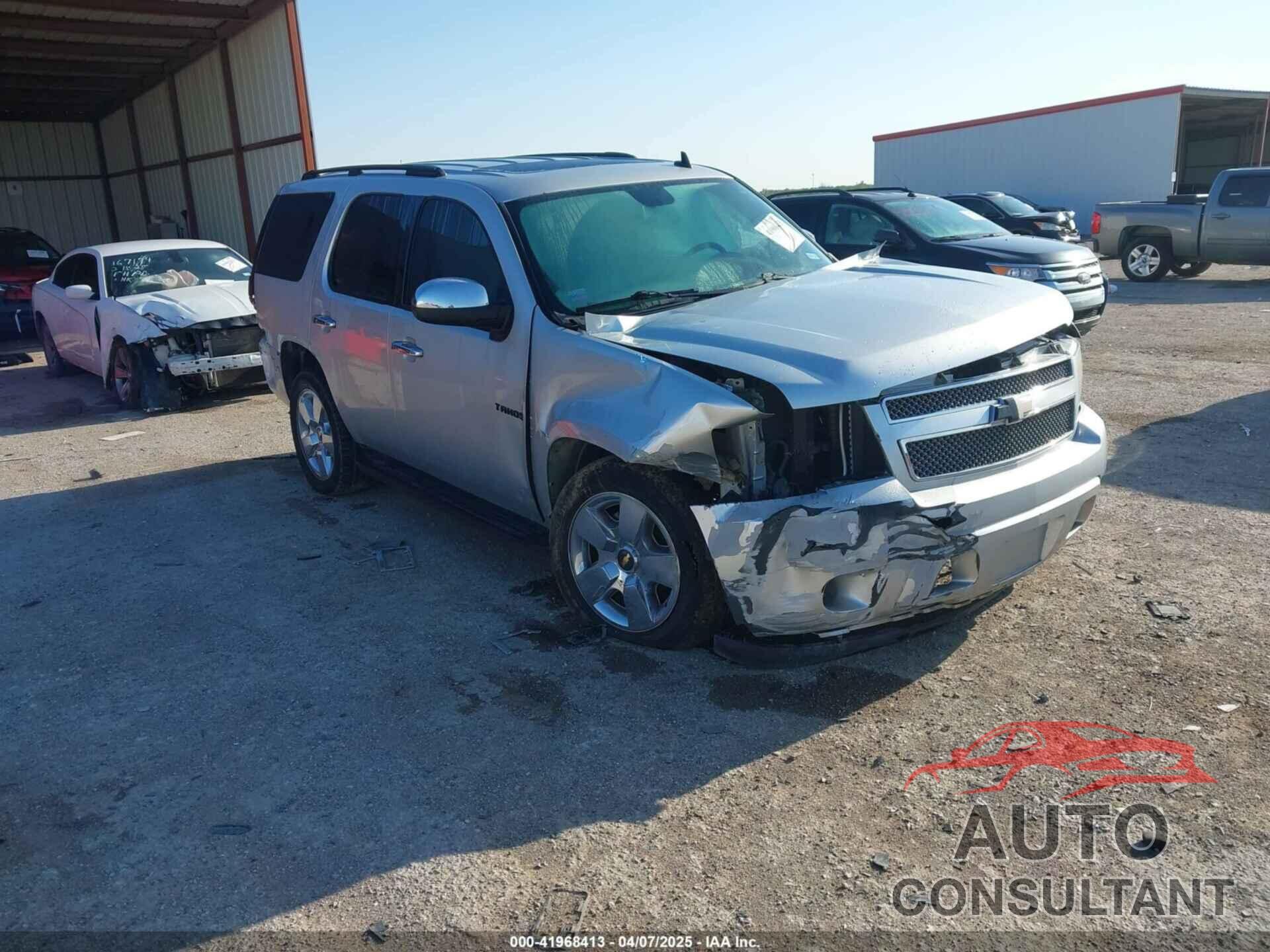 CHEVROLET TAHOE 2011 - 1GNSKBE08BR188845