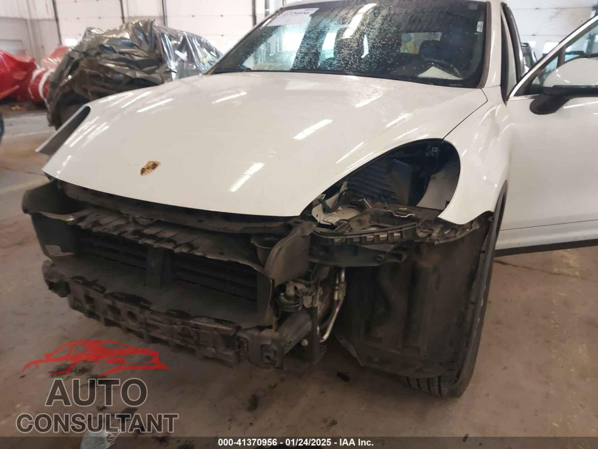 PORSCHE CAYENNE 2016 - WP1AA2A26GLA10357