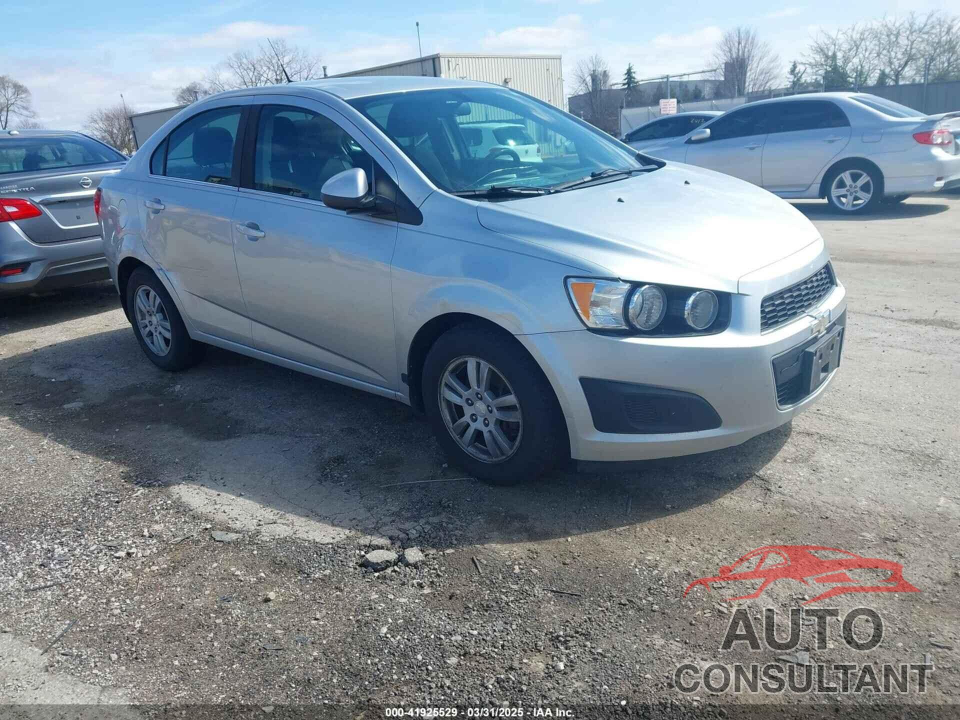 CHEVROLET SONIC 2014 - 1G1JC5SB4E4179448