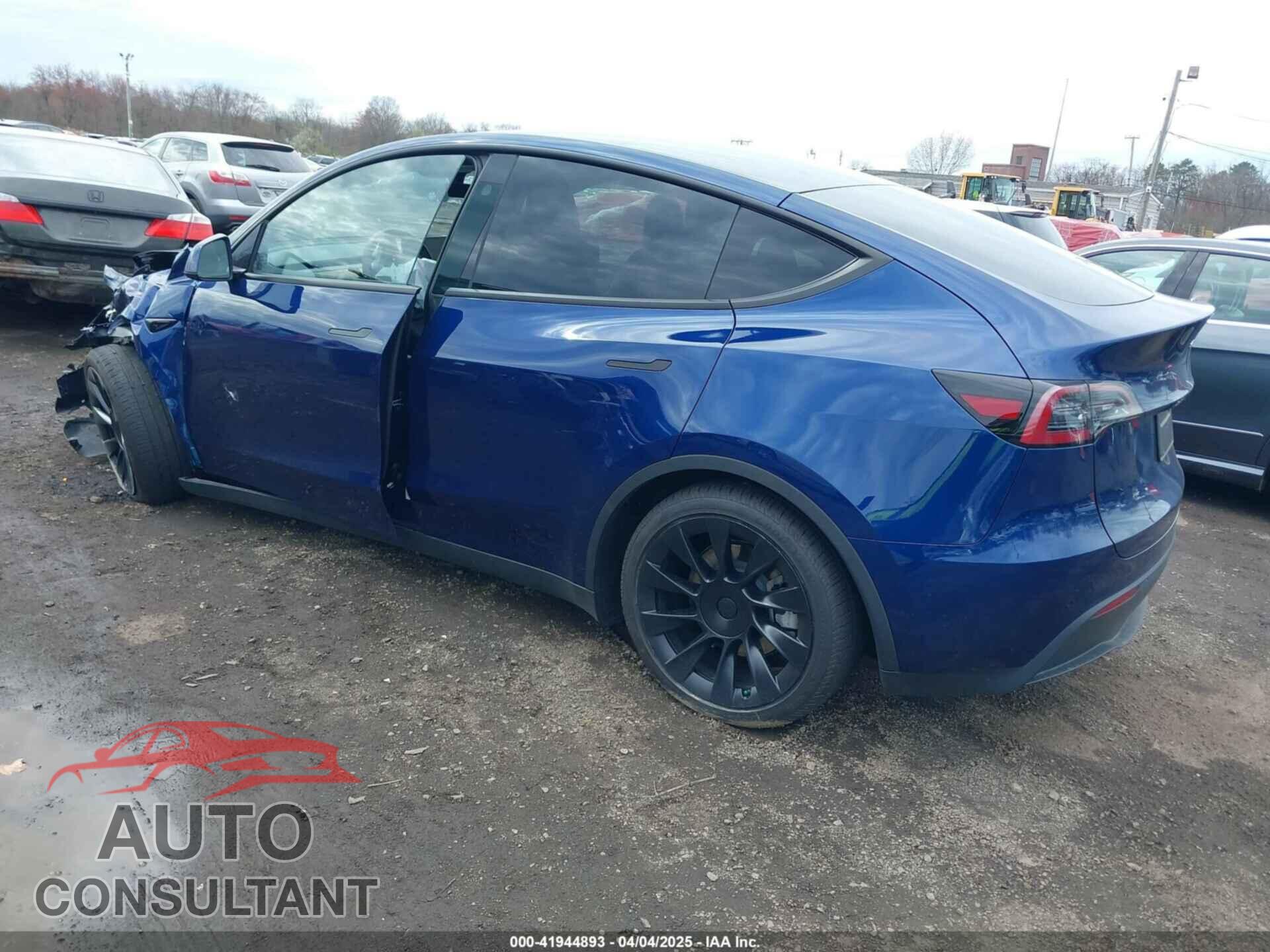 TESLA MODEL Y 2023 - 7SAYGDEE4PF891709