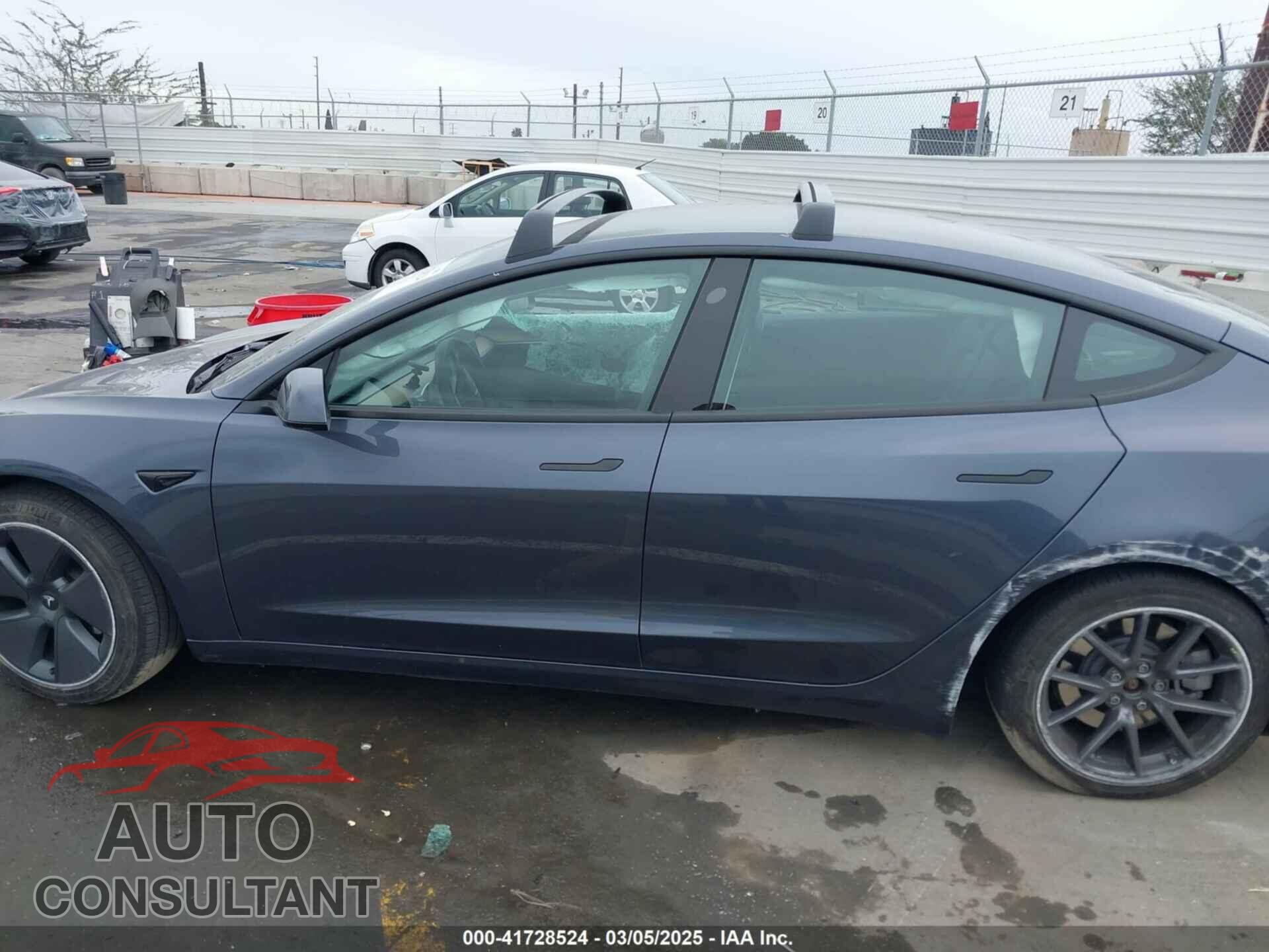TESLA MODEL 3 2023 - 5YJ3E1EA5PF400492