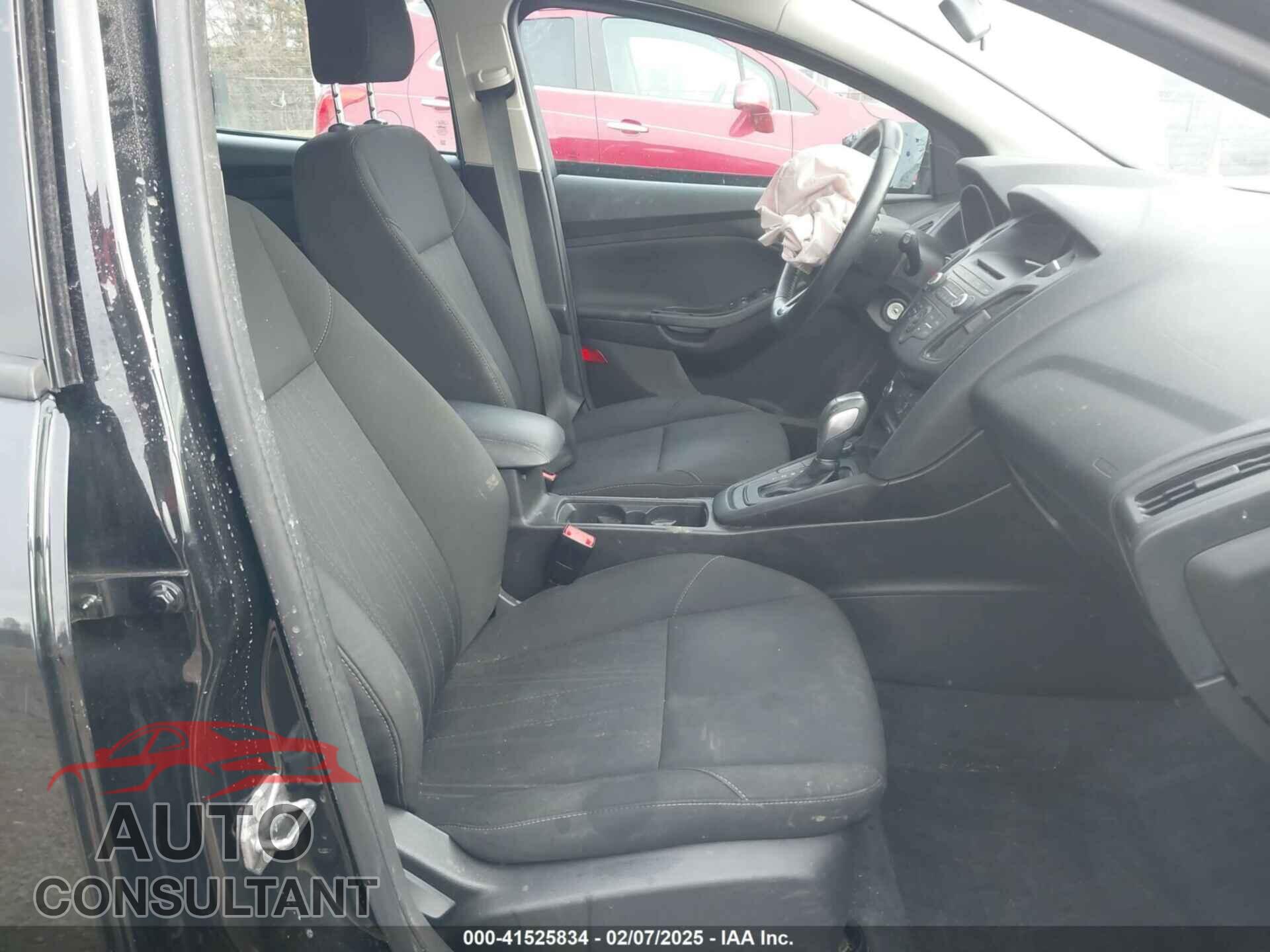 FORD FOCUS 2015 - 1FADP3K23FL373639