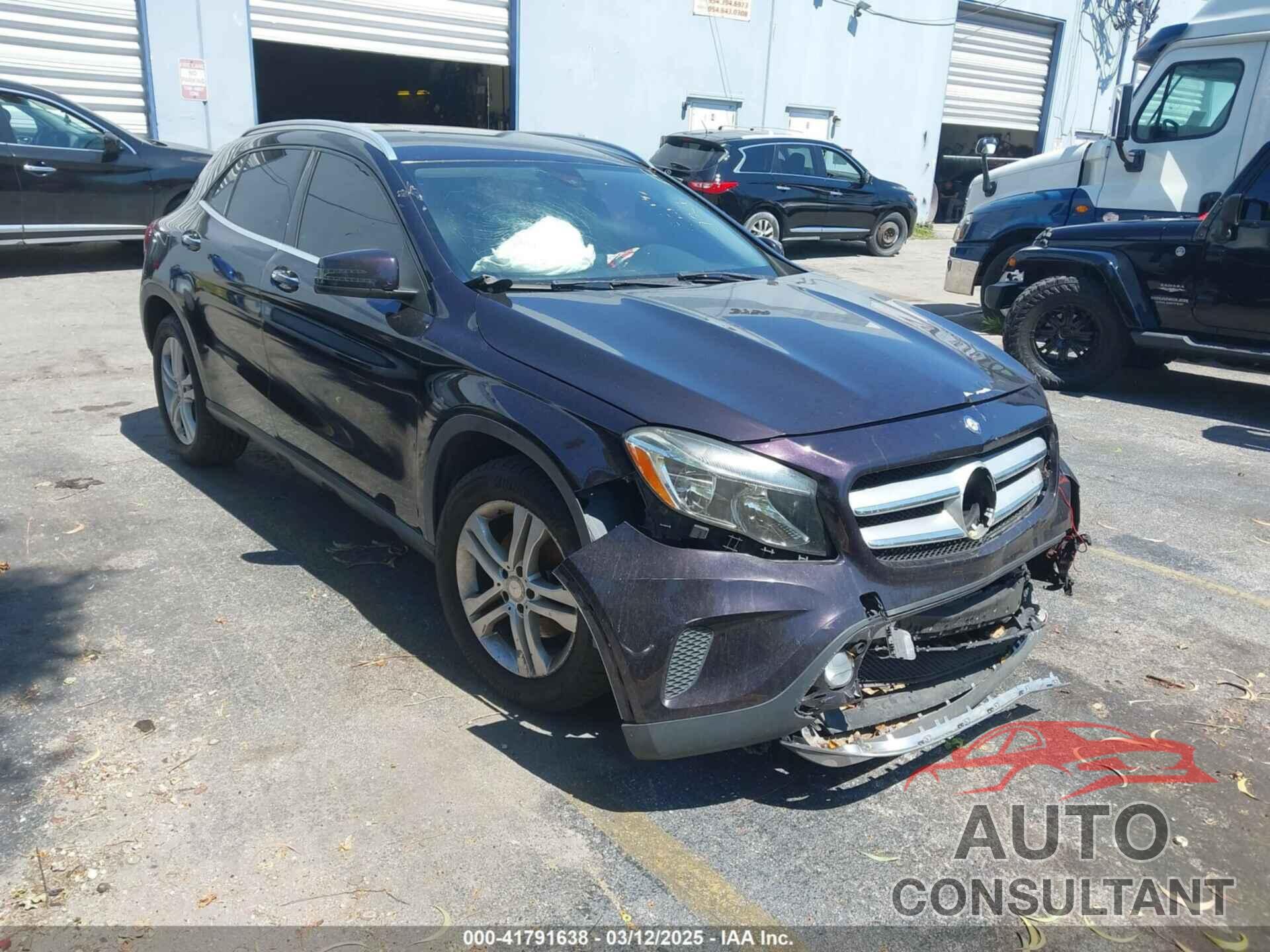MERCEDES-BENZ GLA 250 2015 - WDCTG4GB9FJ092729