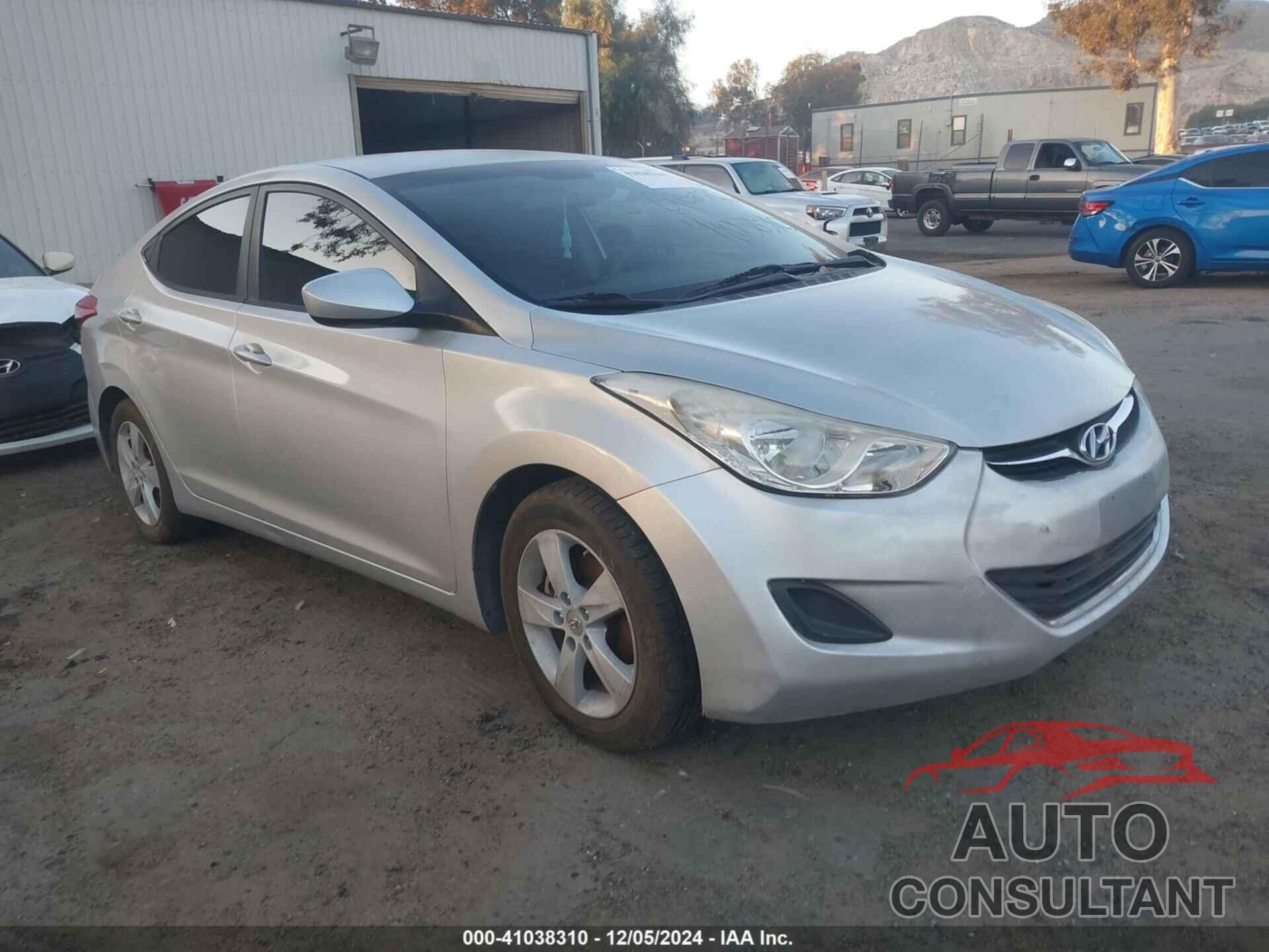 HYUNDAI ELANTRA 2011 - KMHDH4AE7BU129629