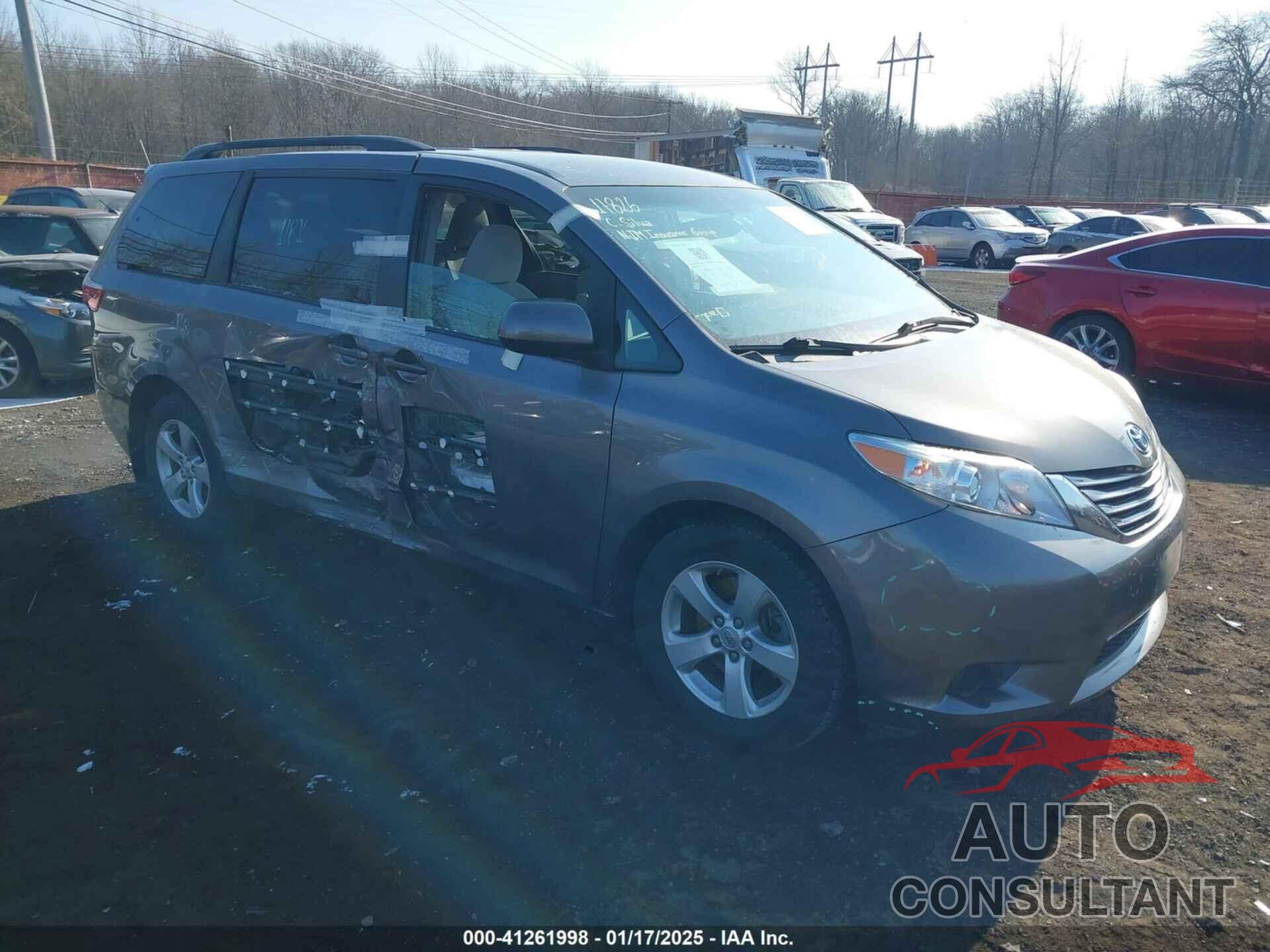 TOYOTA SIENNA 2017 - 5TDKZ3DC7HS882975