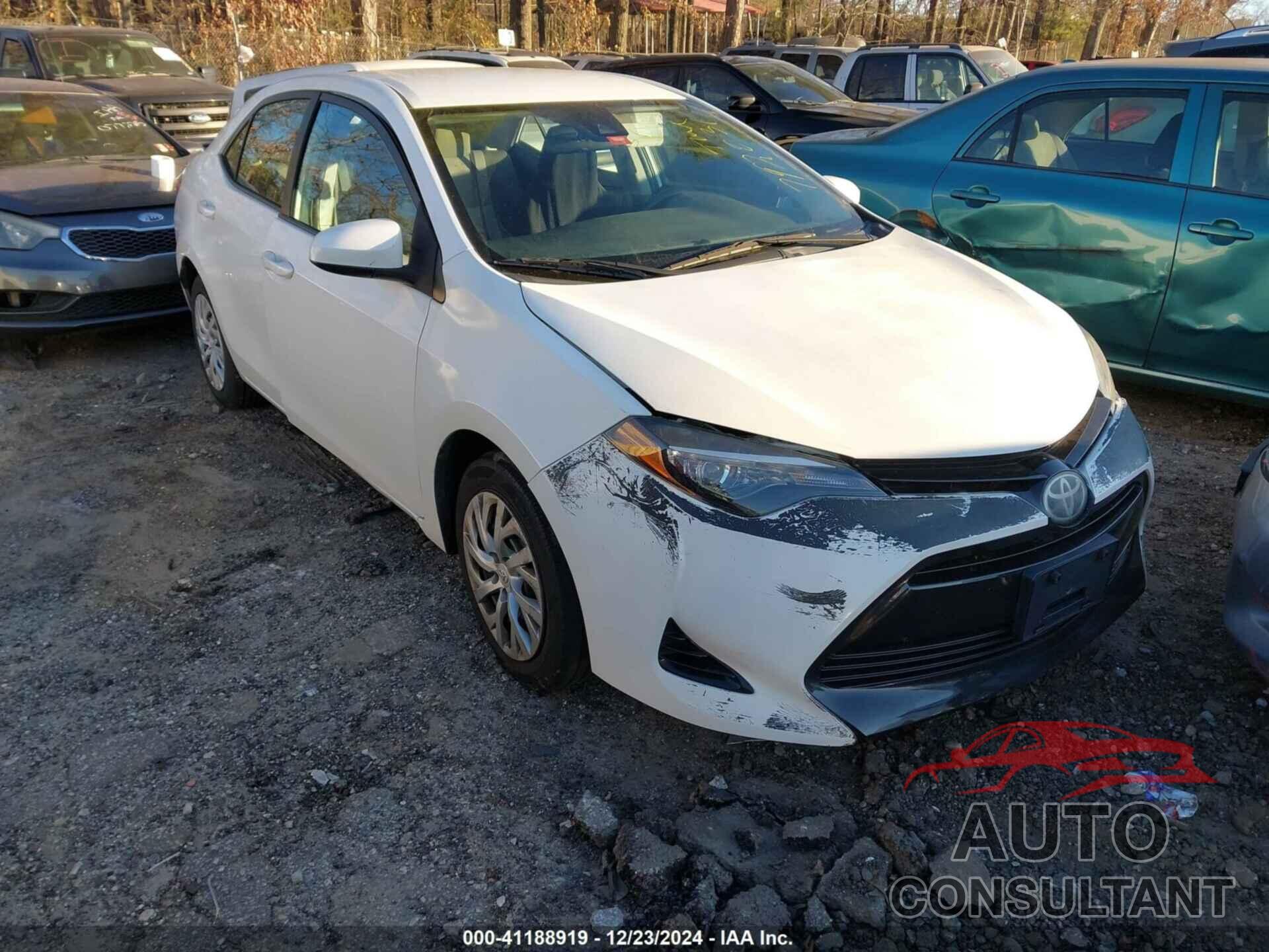 TOYOTA COROLLA 2018 - 5YFBURHE0JP792031