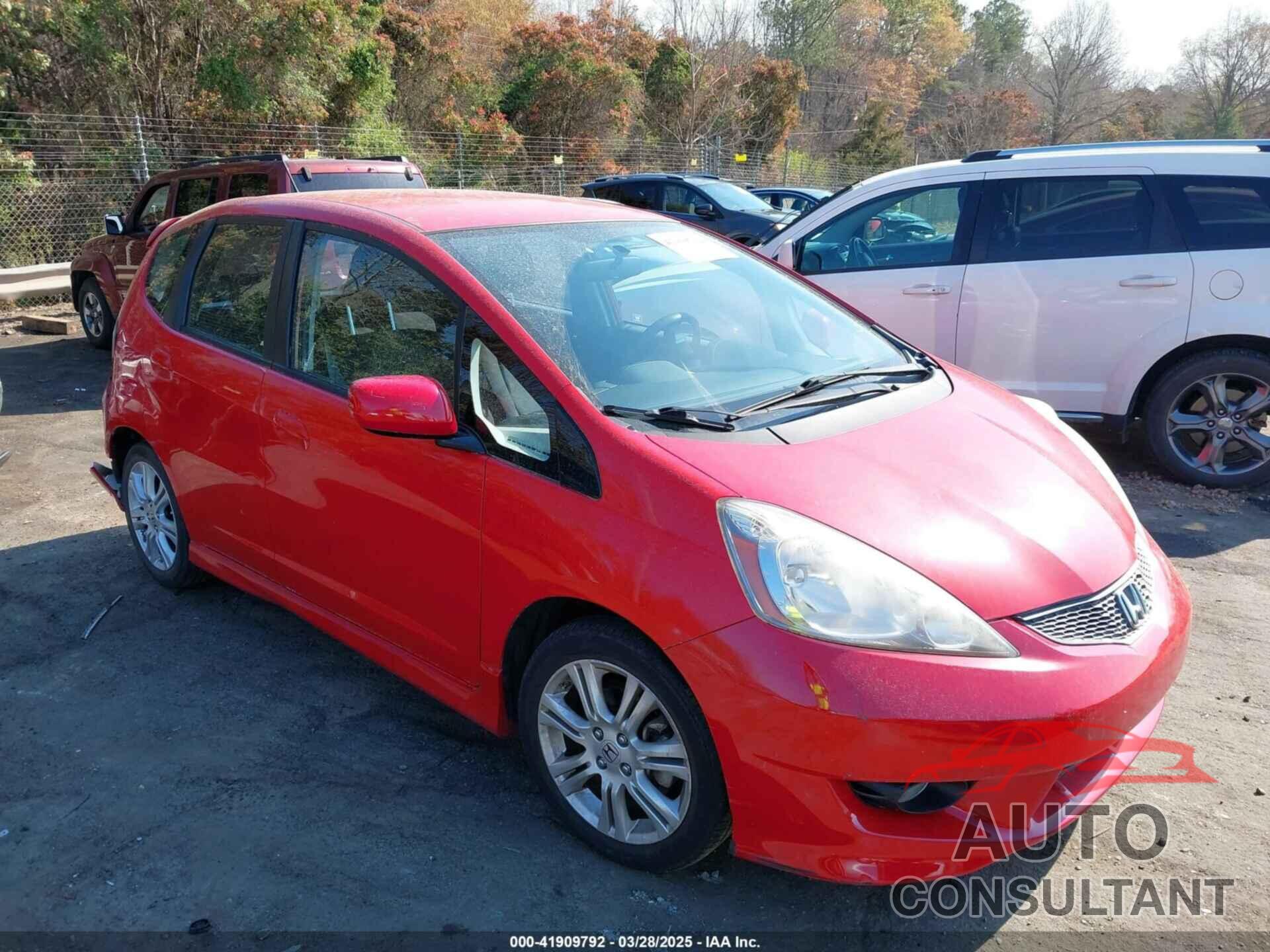 HONDA FIT 2011 - JHMGE8H52BS009870
