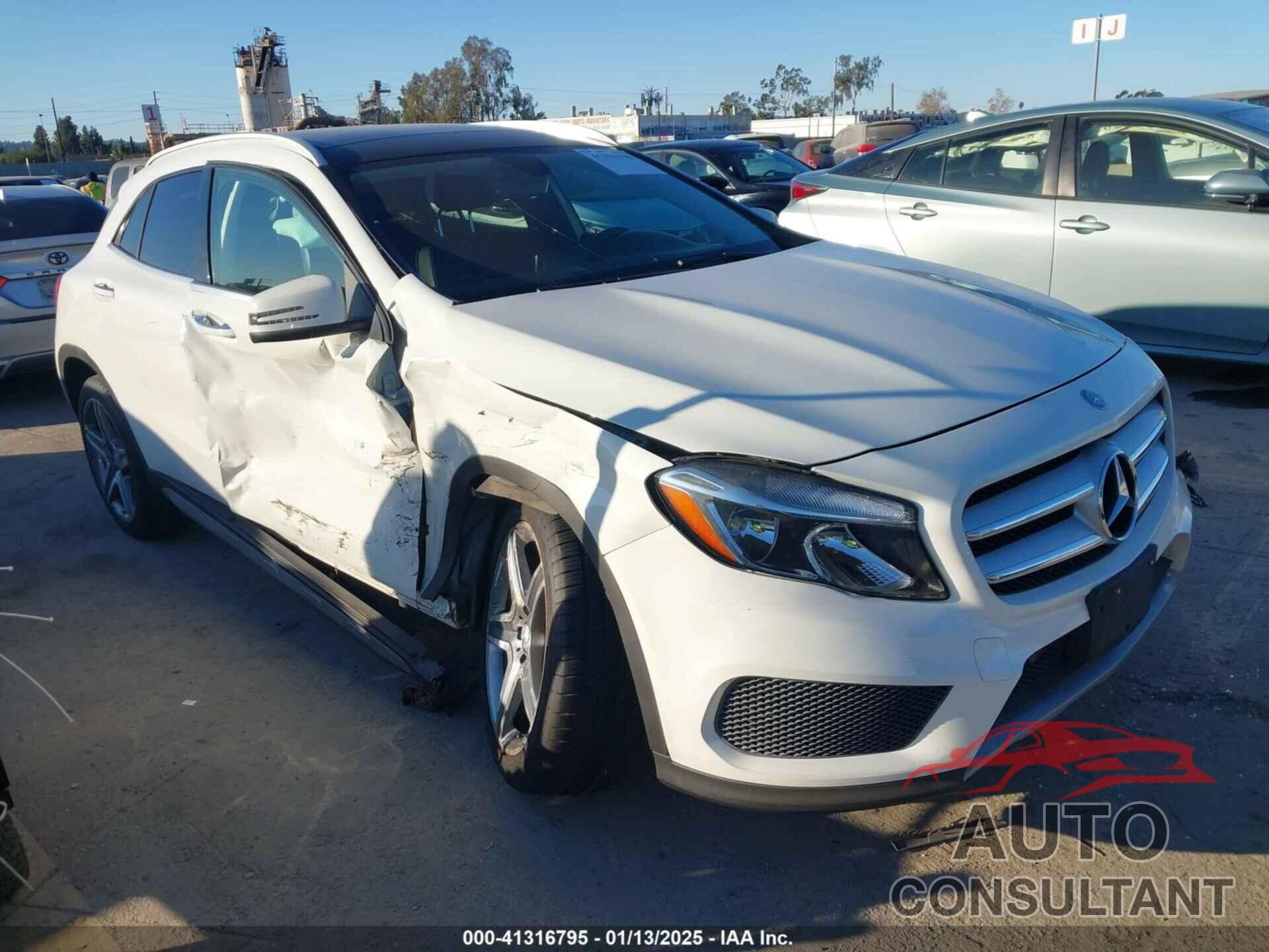 MERCEDES-BENZ GLA 250 2015 - WDCTG4EB4FJ170868