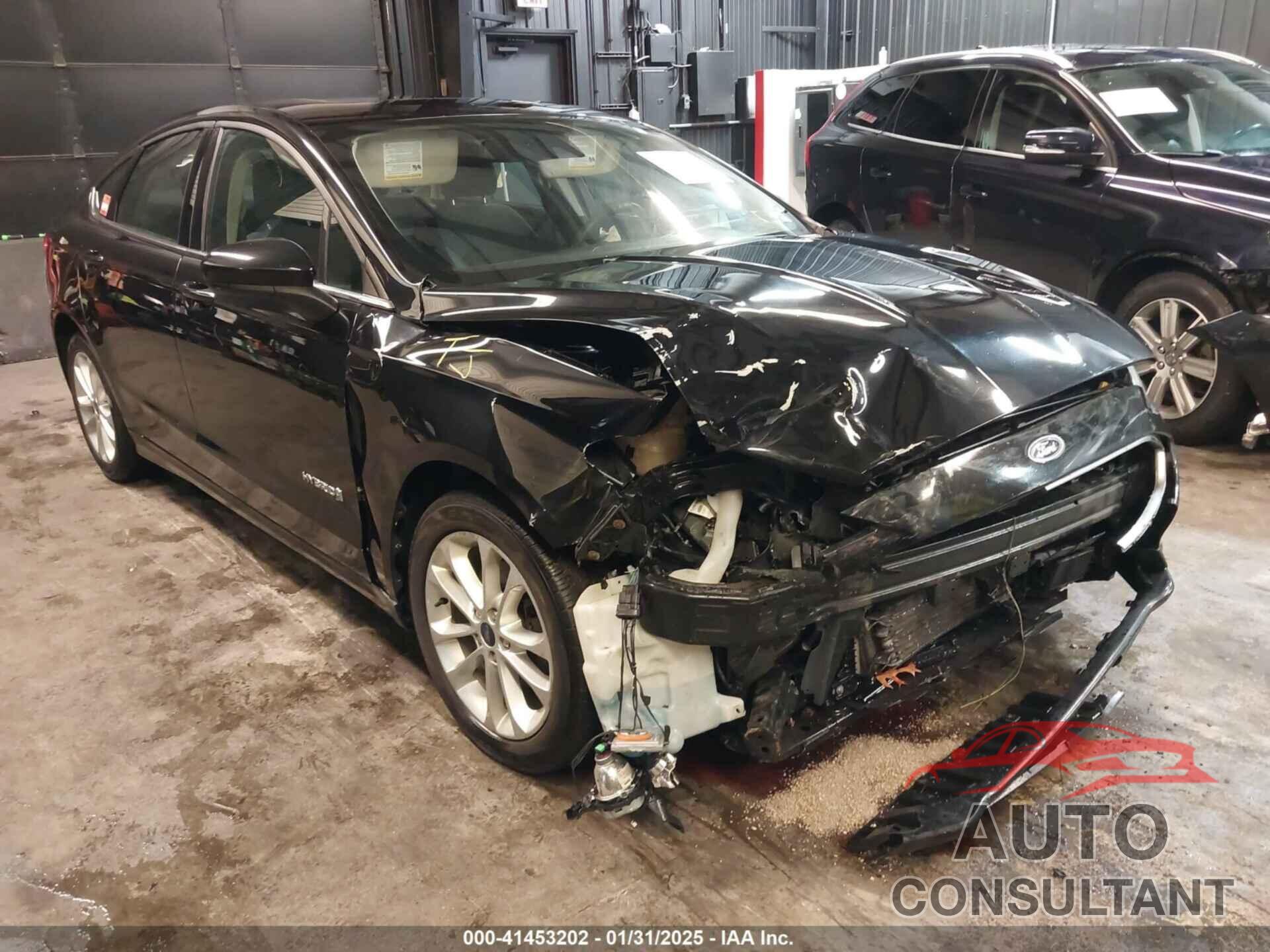FORD FUSION HYBRID 2019 - 3FA6P0LU8KR192037