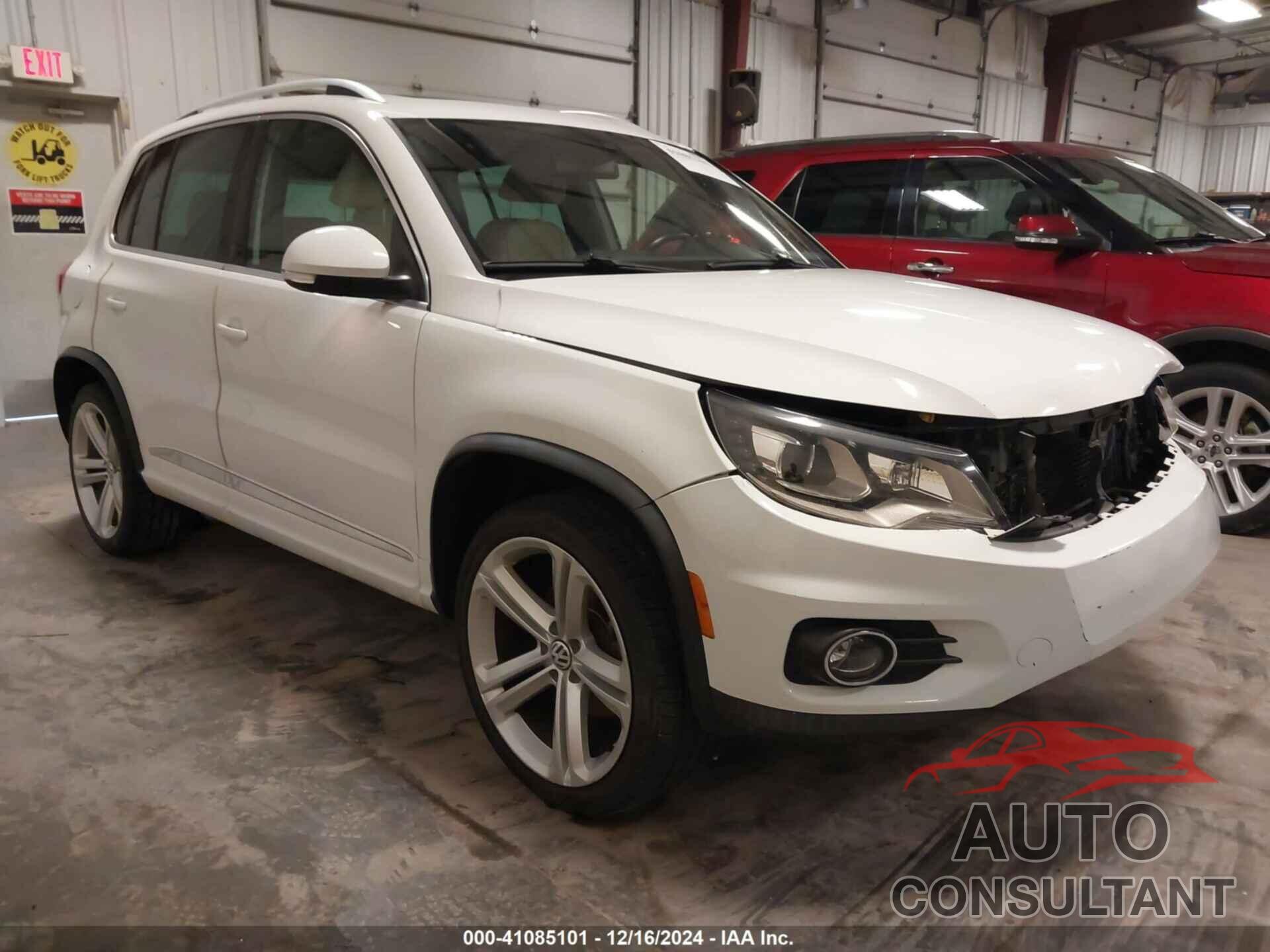 VOLKSWAGEN TIGUAN 2015 - WVGAV7AX8FW029094