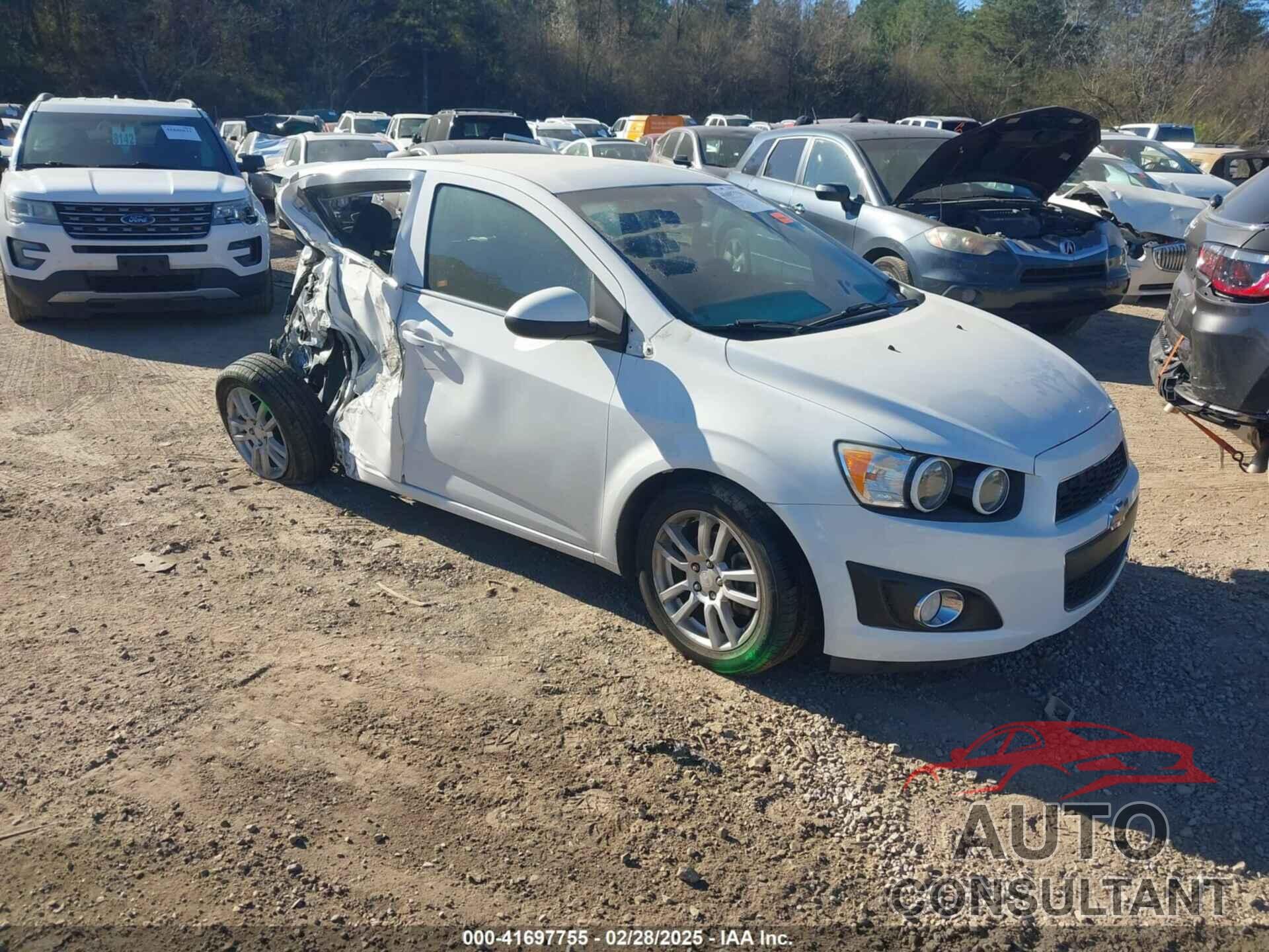 CHEVROLET SONIC 2015 - 1G1JC6SH4F4218339