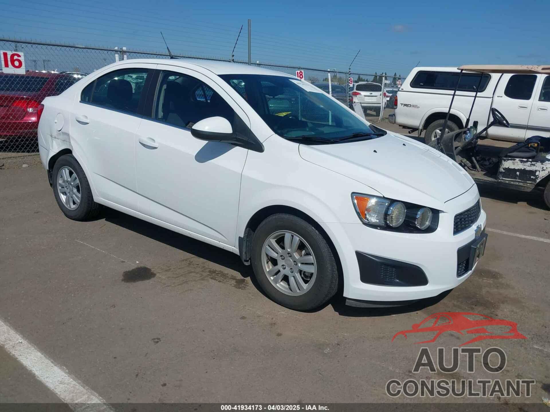 CHEVROLET SONIC 2013 - 1G1JC5SB0D4244522