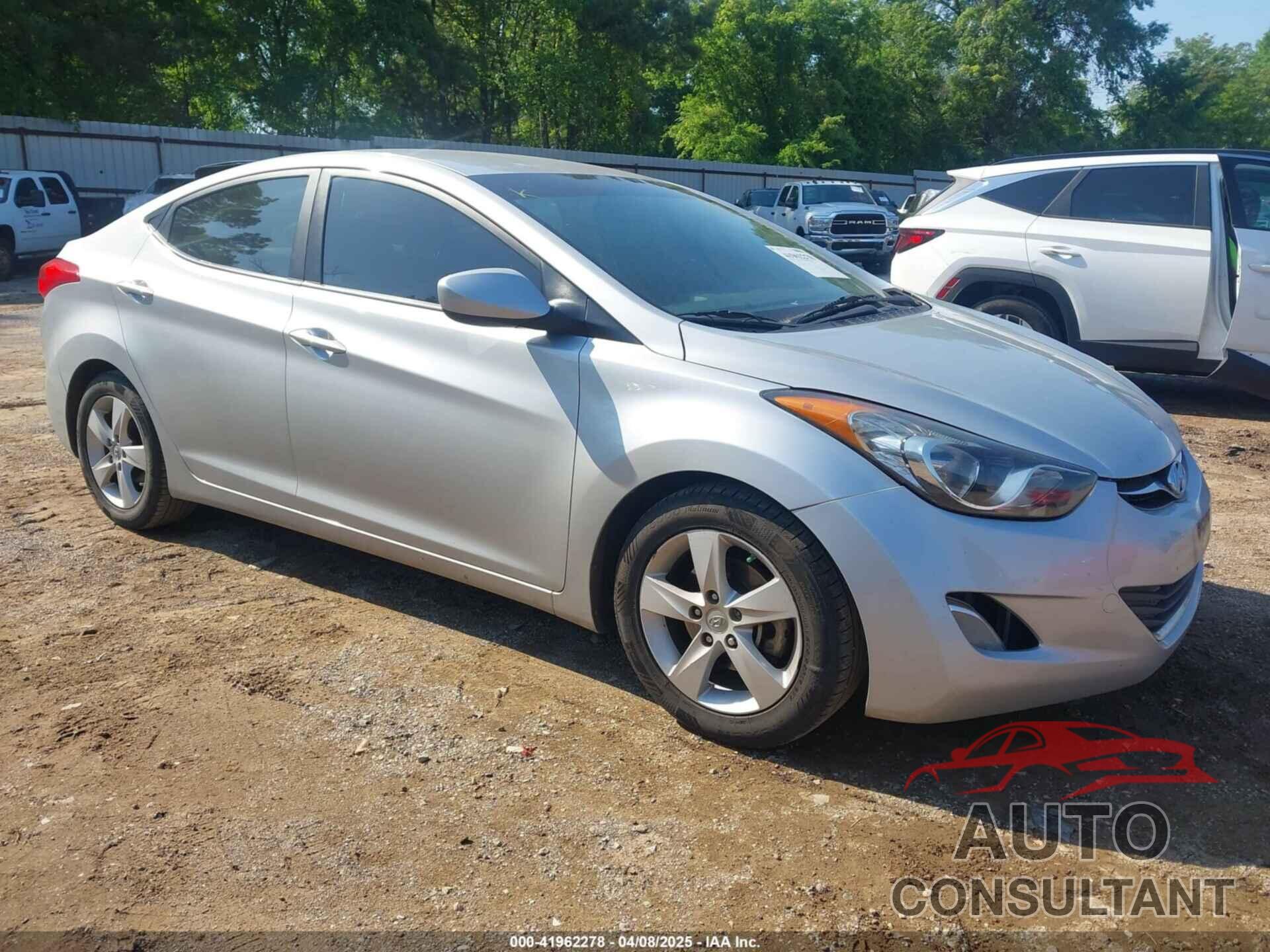 HYUNDAI ELANTRA 2013 - 5NPDH4AE7DH213094