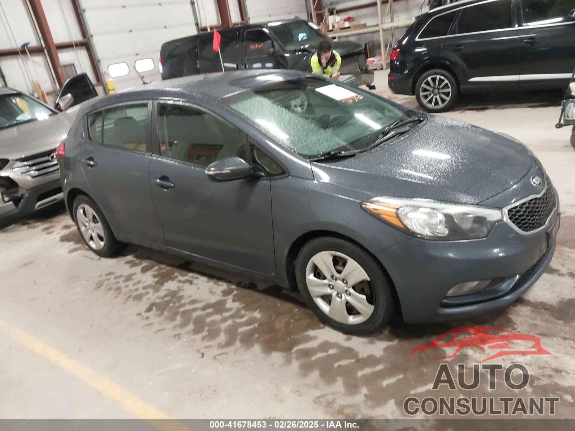 KIA FORTE 5-DOOR 2016 - KNAFK5A8XG5583628