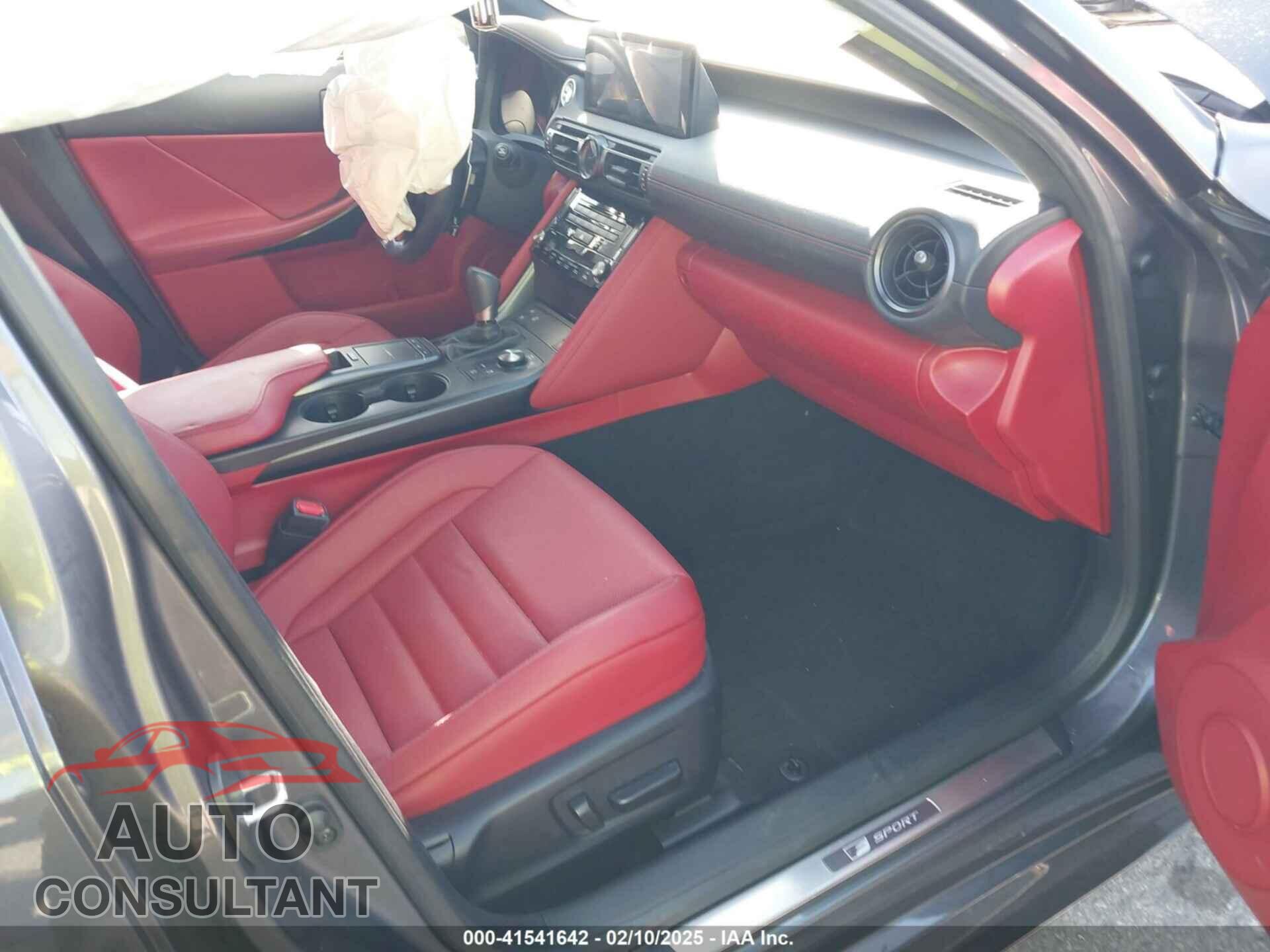 LEXUS IS 350 2023 - JTHGZ1B23P5064926