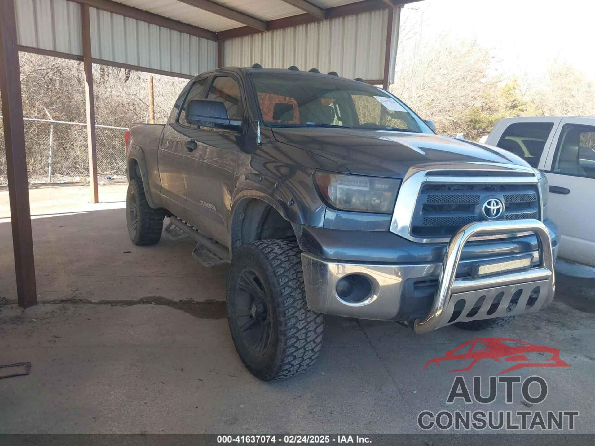 TOYOTA TUNDRA 2010 - 5TFRM5F12AX005881