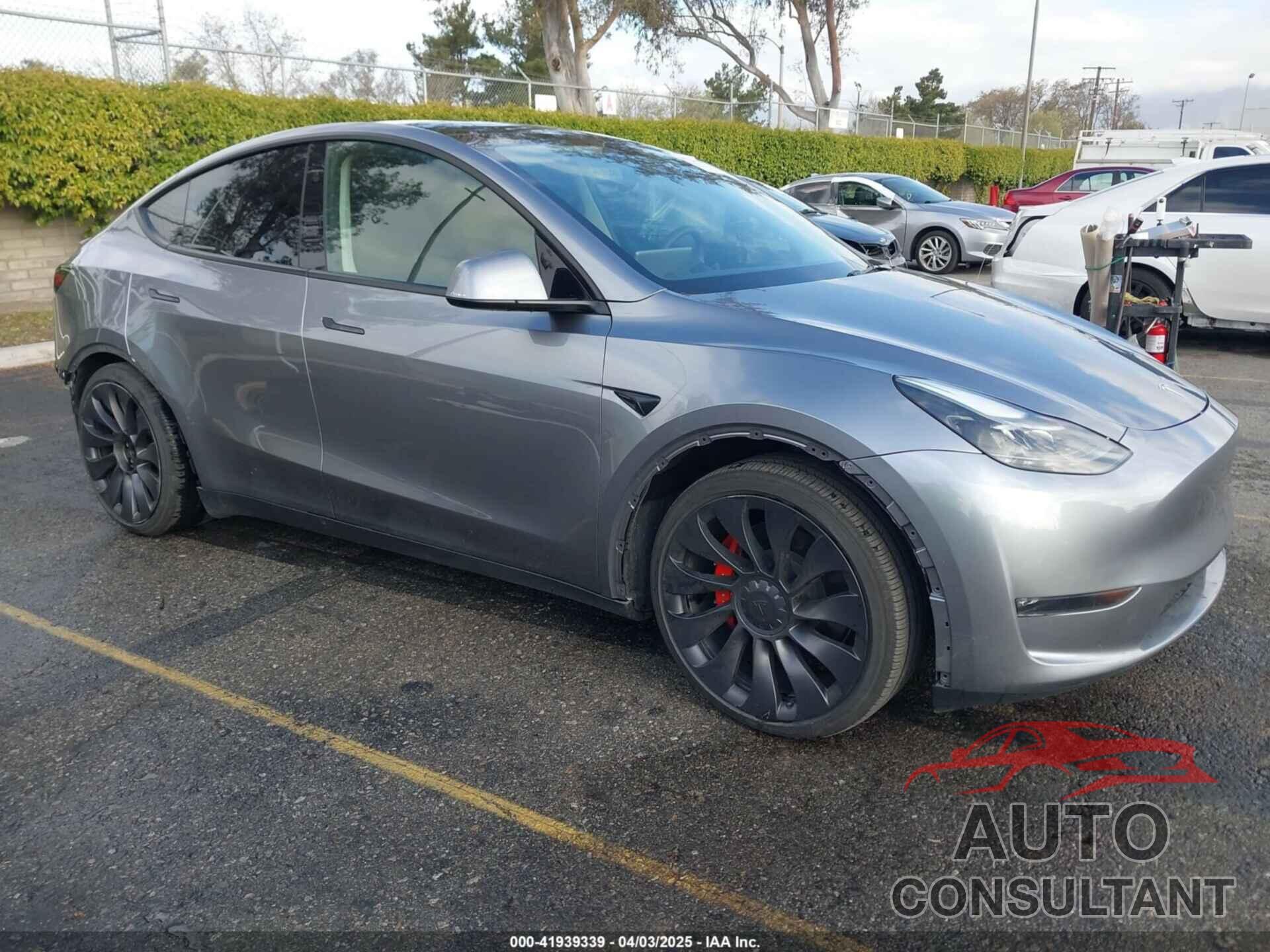 TESLA MODEL Y 2024 - 7SAYGDEF5RA322392