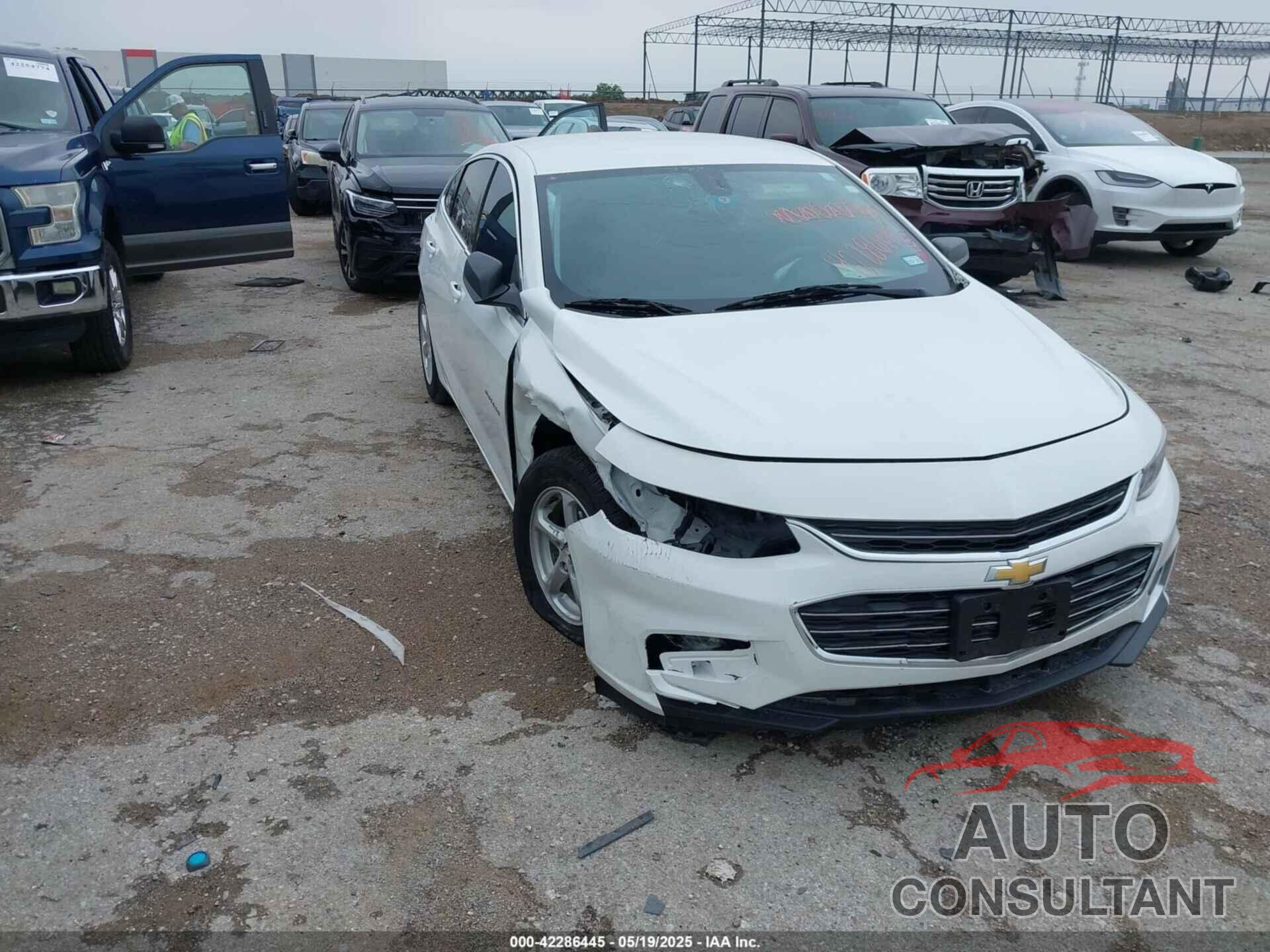 CHEVROLET MALIBU 2018 - 1G1ZB5ST1JF120645