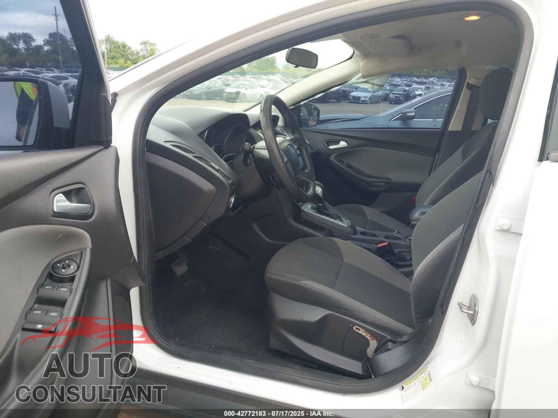 FORD FOCUS 2014 - 1FADP3F2XEL336757