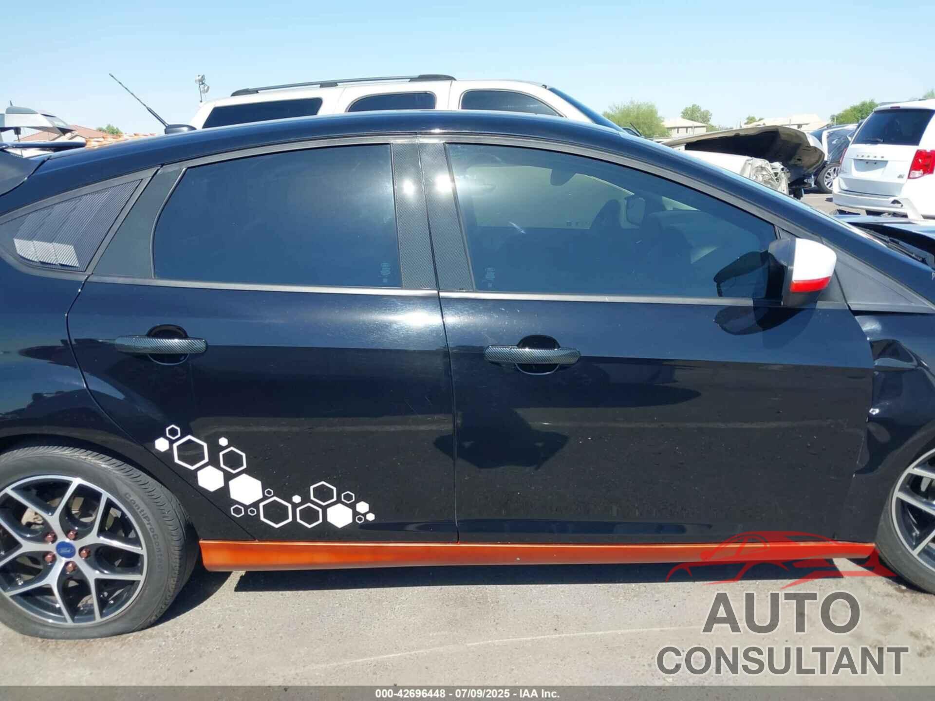 FORD FOCUS 2018 - 1FADP3M2XJL224263