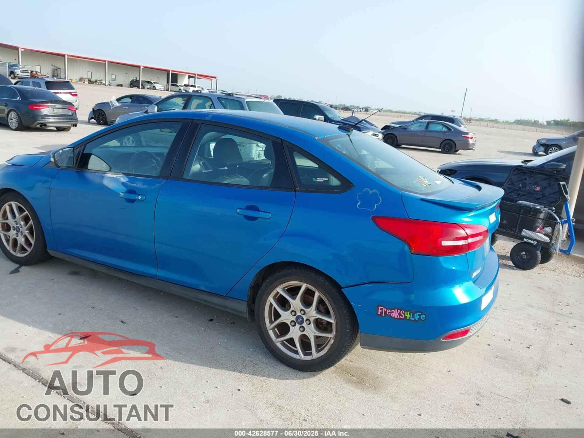 FORD FOCUS 2015 - 1FADP3F21FL326927