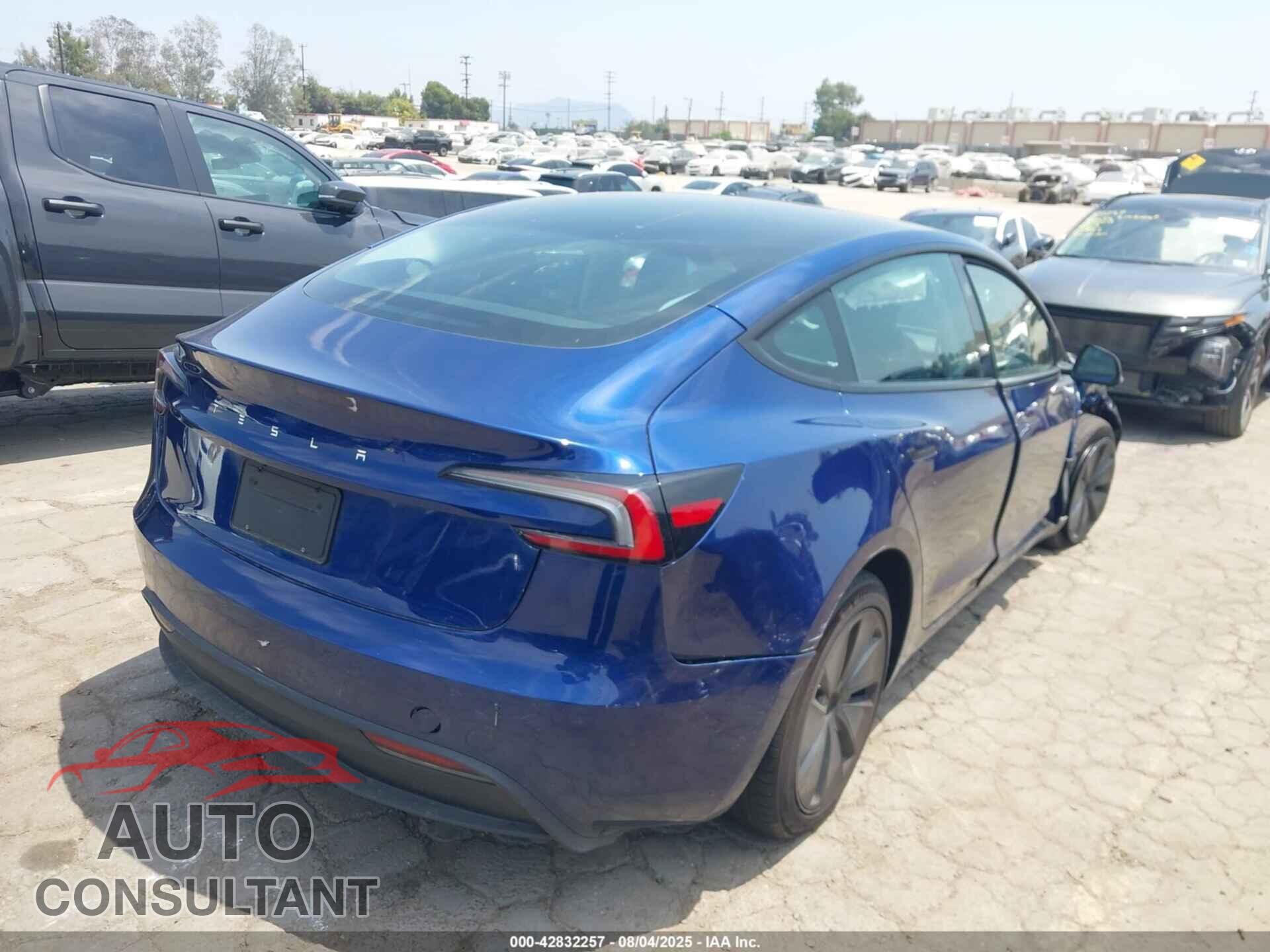 TESLA MODEL 3 2024 - 5YJ3E1EA8RF846624