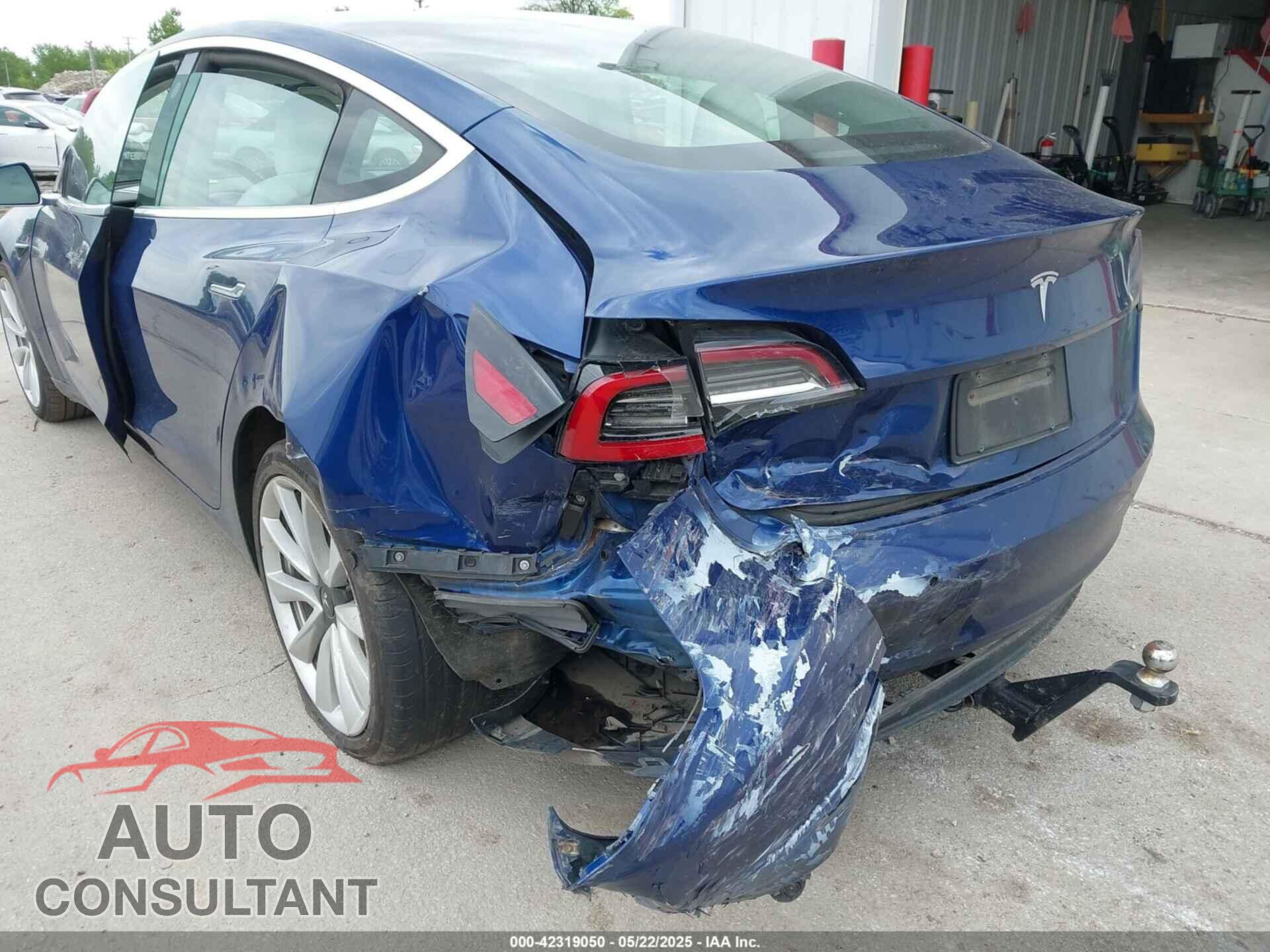 TESLA MODEL 3 2019 - 5YJ3E1EB6KF195475