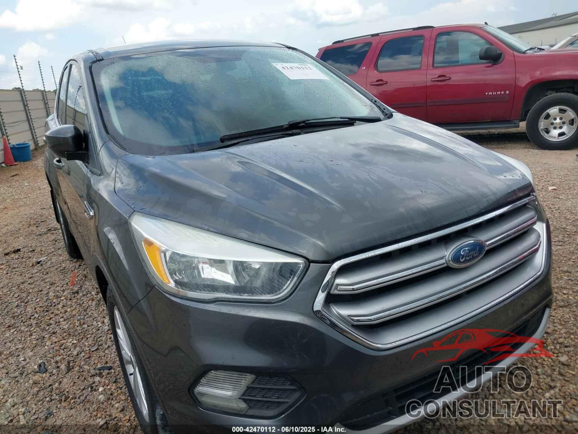 FORD ESCAPE 2017 - 1FMCU0GD6HUD34477