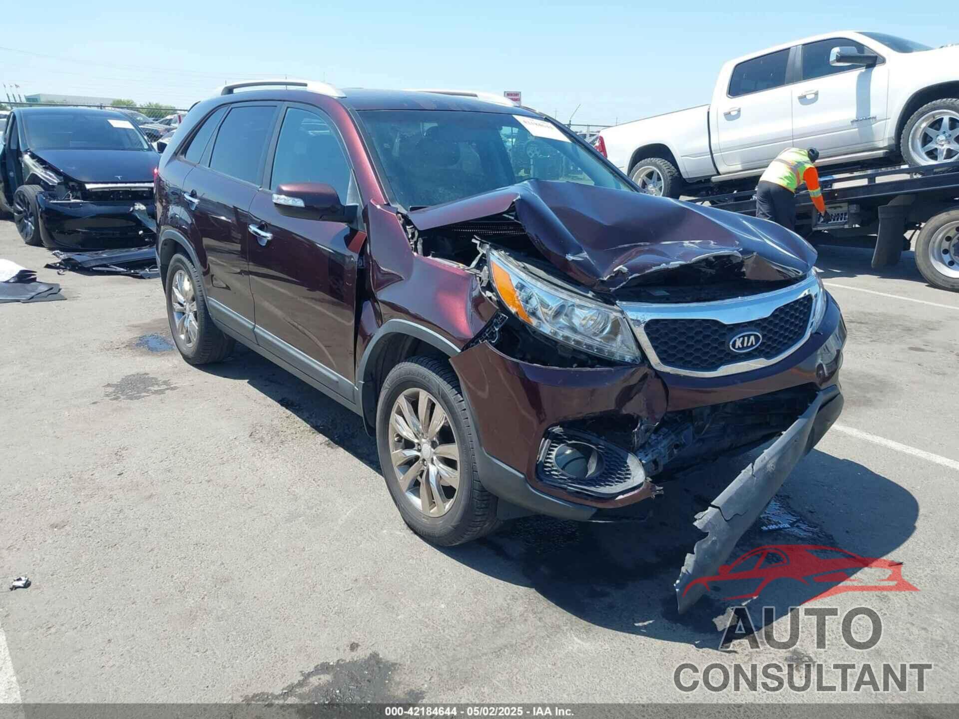 KIA SORENTO 2011 - 5XYKU3A19BG032920
