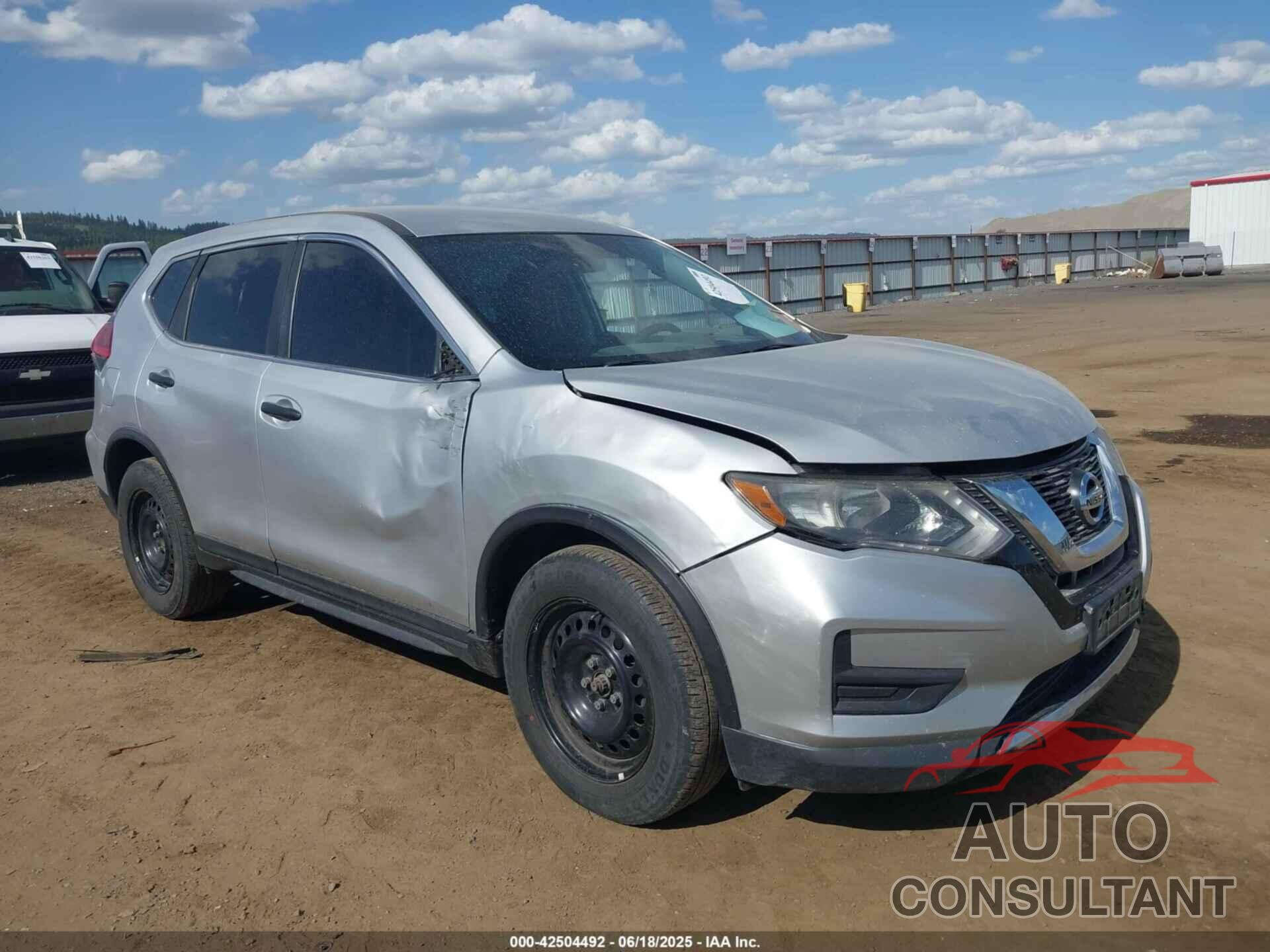 NISSAN ROGUE 2017 - KNMAT2MT2HP554980