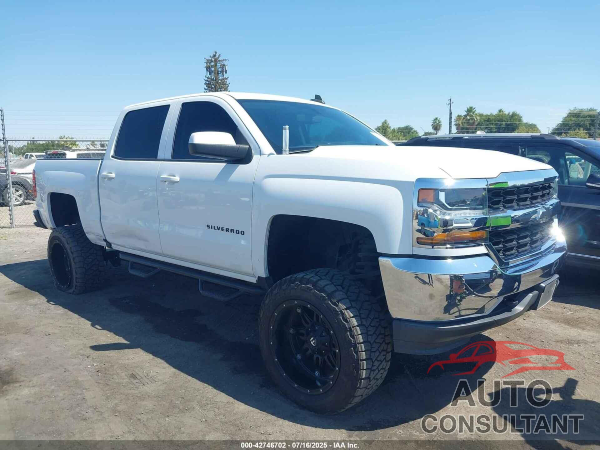 CHEVROLET SILVERADO 1500 2018 - 3GCUKREC1JG156029