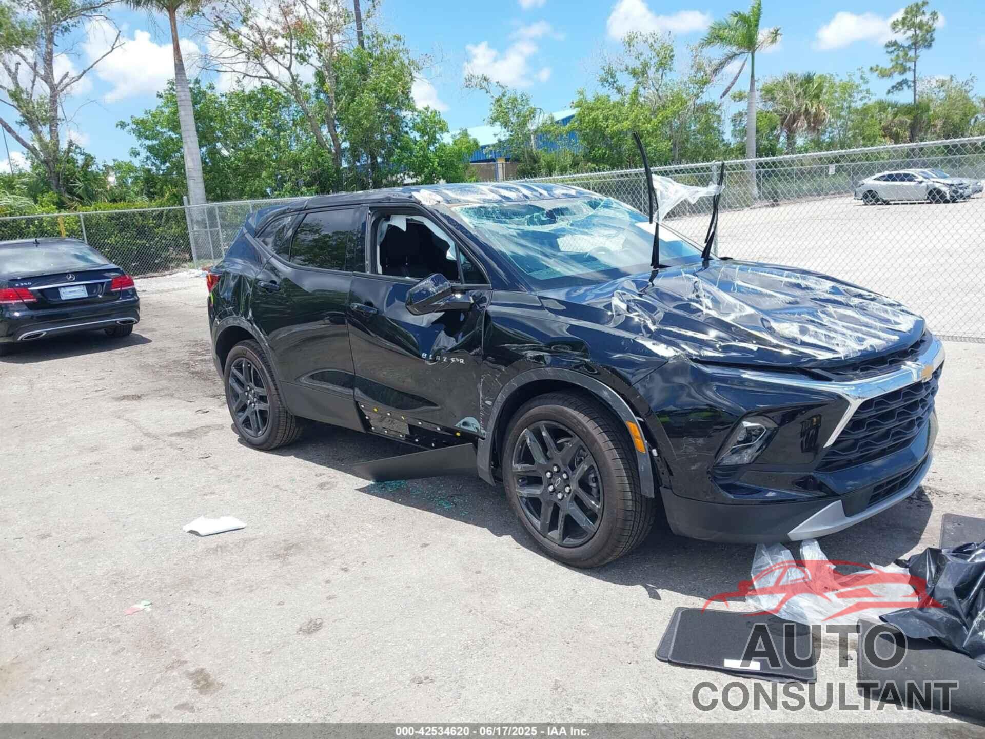 CHEVROLET BLAZER 2025 - 3GNKBCR42SS196875