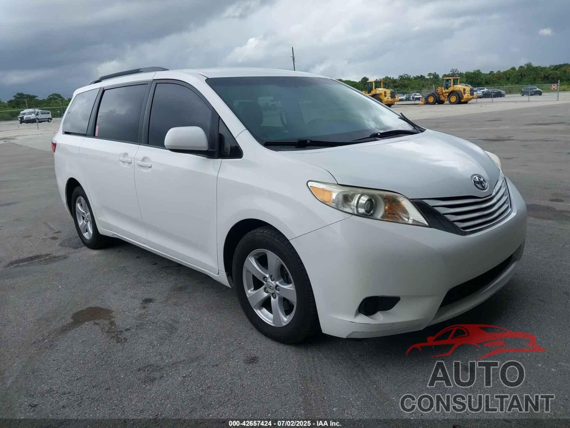 TOYOTA SIENNA 2017 - 5TDKZ3DC5HS822953
