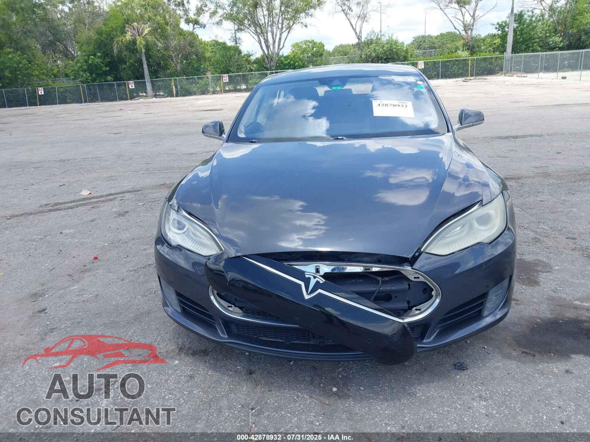 TESLA MODEL S 2015 - 5YJSA1E11FF115987