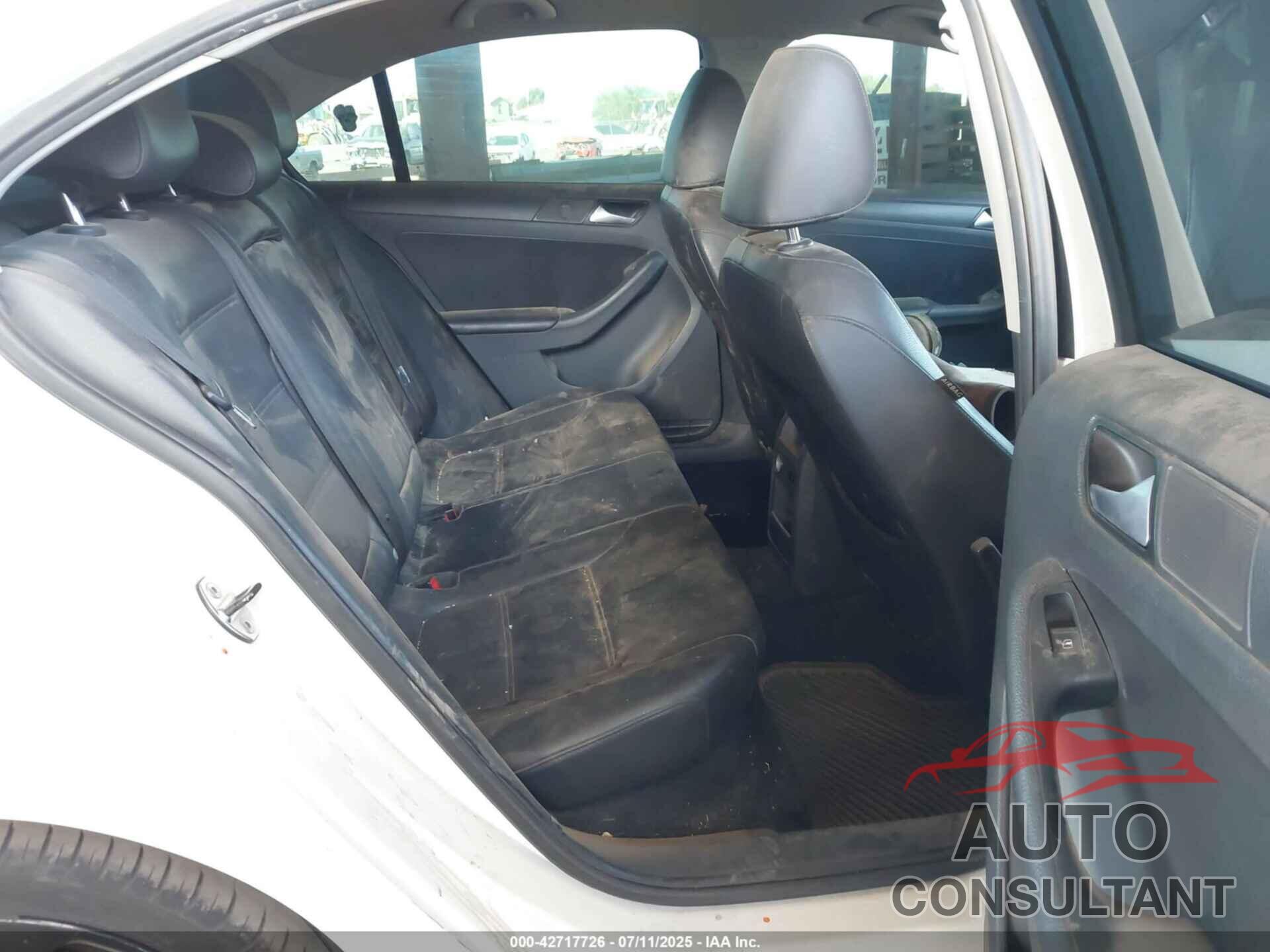 VOLKSWAGEN JETTA 2014 - 3VWD17AJXEM226644
