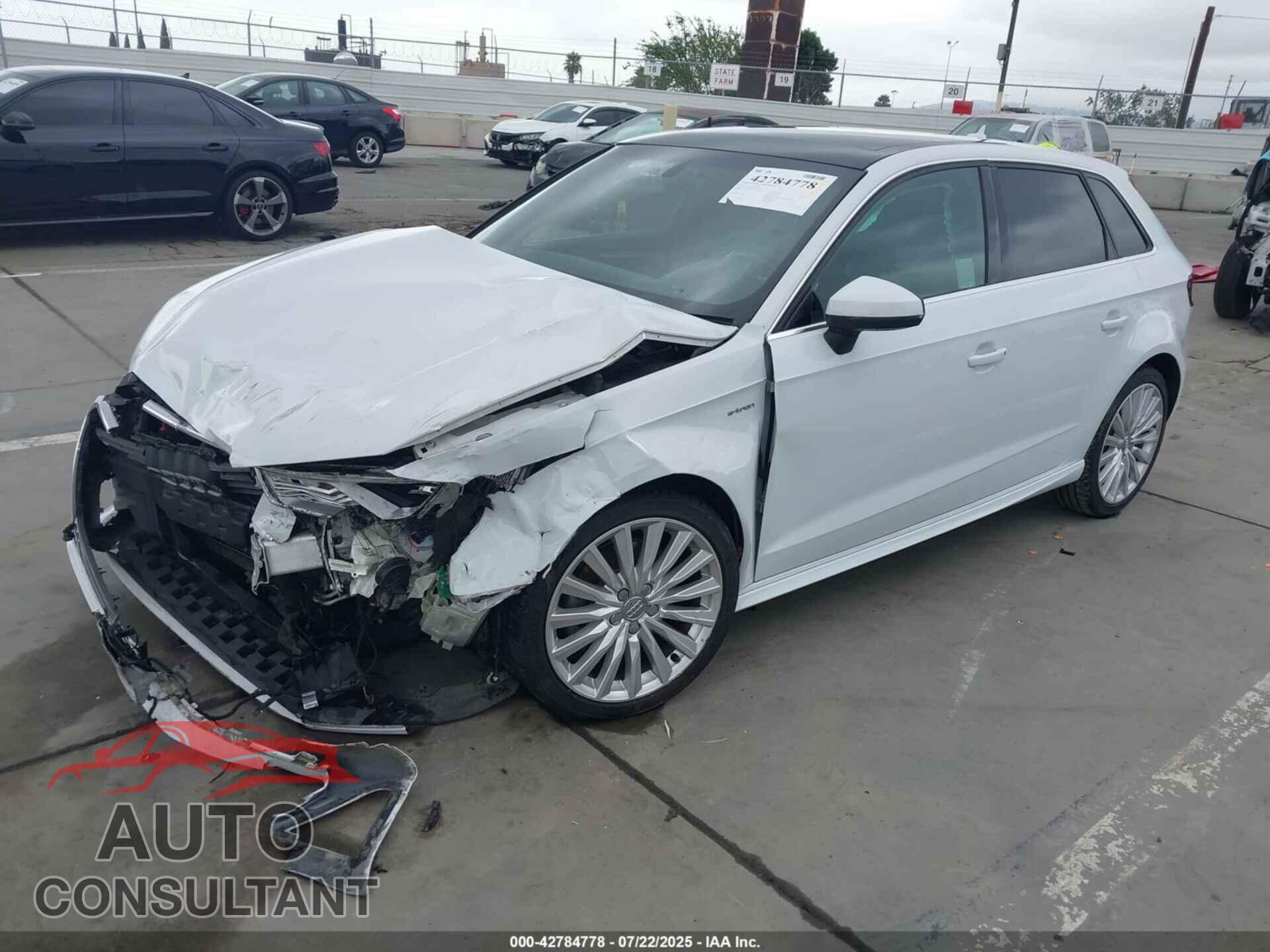 AUDI A3 E-TRON 2016 - WAUTPBFF2GA028058