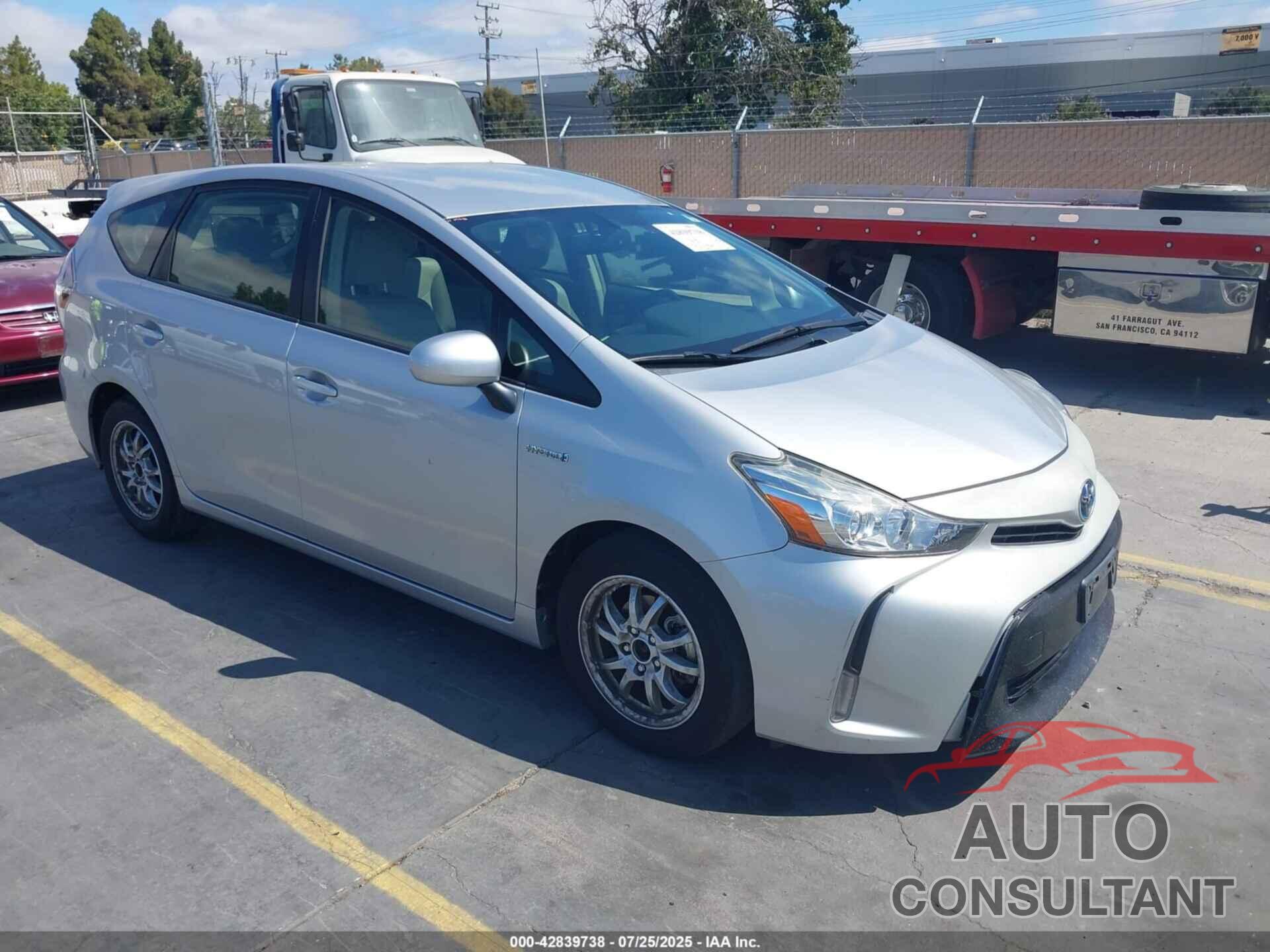 TOYOTA PRIUS V 2015 - JTDZN3EU0FJ024050