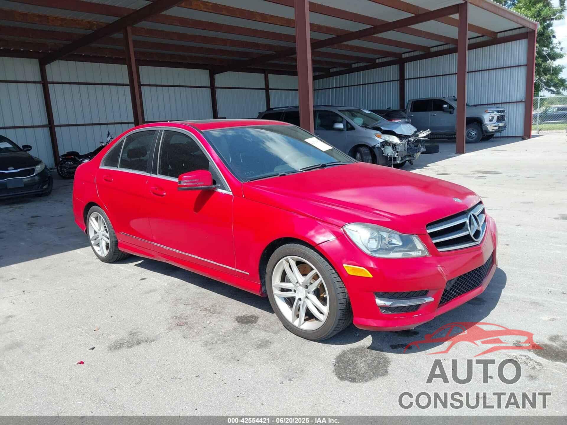 MERCEDES-BENZ C 300 2014 - WDDGF8AB9EA952319