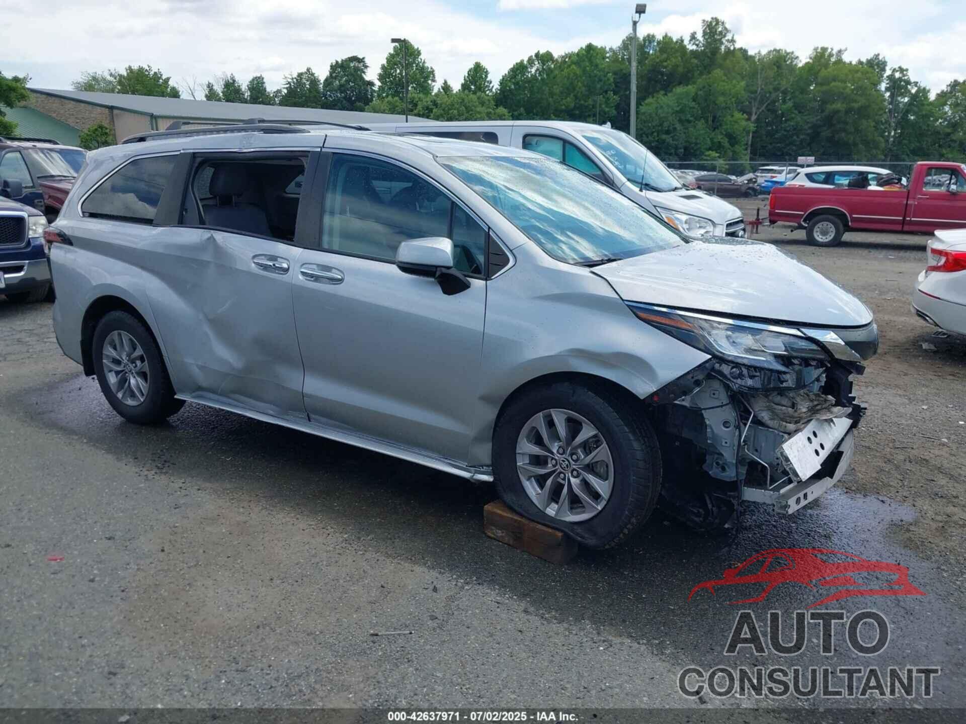 TOYOTA SIENNA 2022 - 5TDYRKEC5NS099233