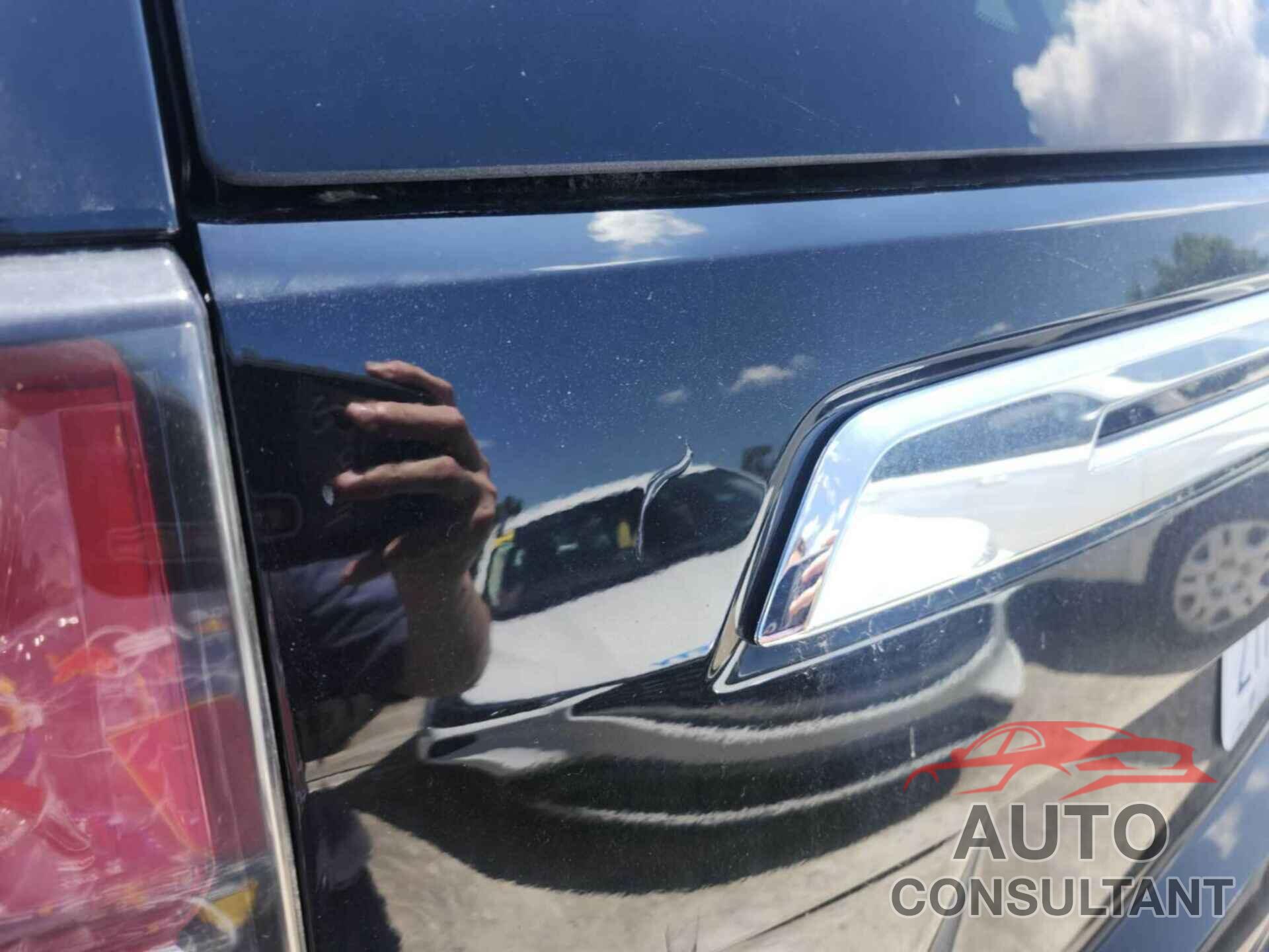 CHEVROLET TAHOE 2023 - 1GNSKMKD8PR221675
