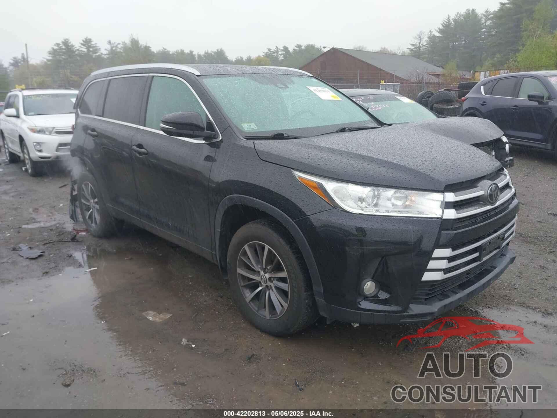 TOYOTA HIGHLANDER 2018 - 5TDJZRFH0JS887299