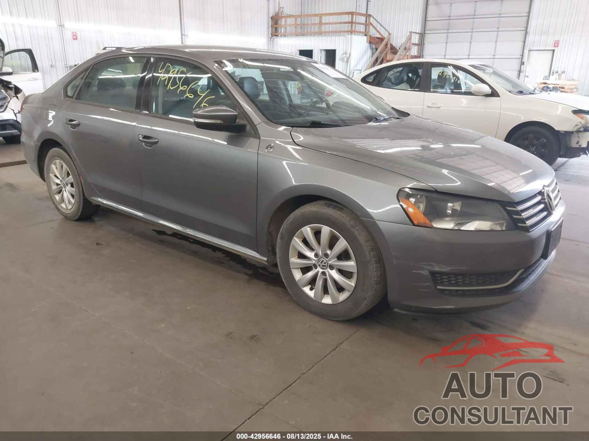 VOLKSWAGEN PASSAT 2015 - 1VWAT7A32FC037830