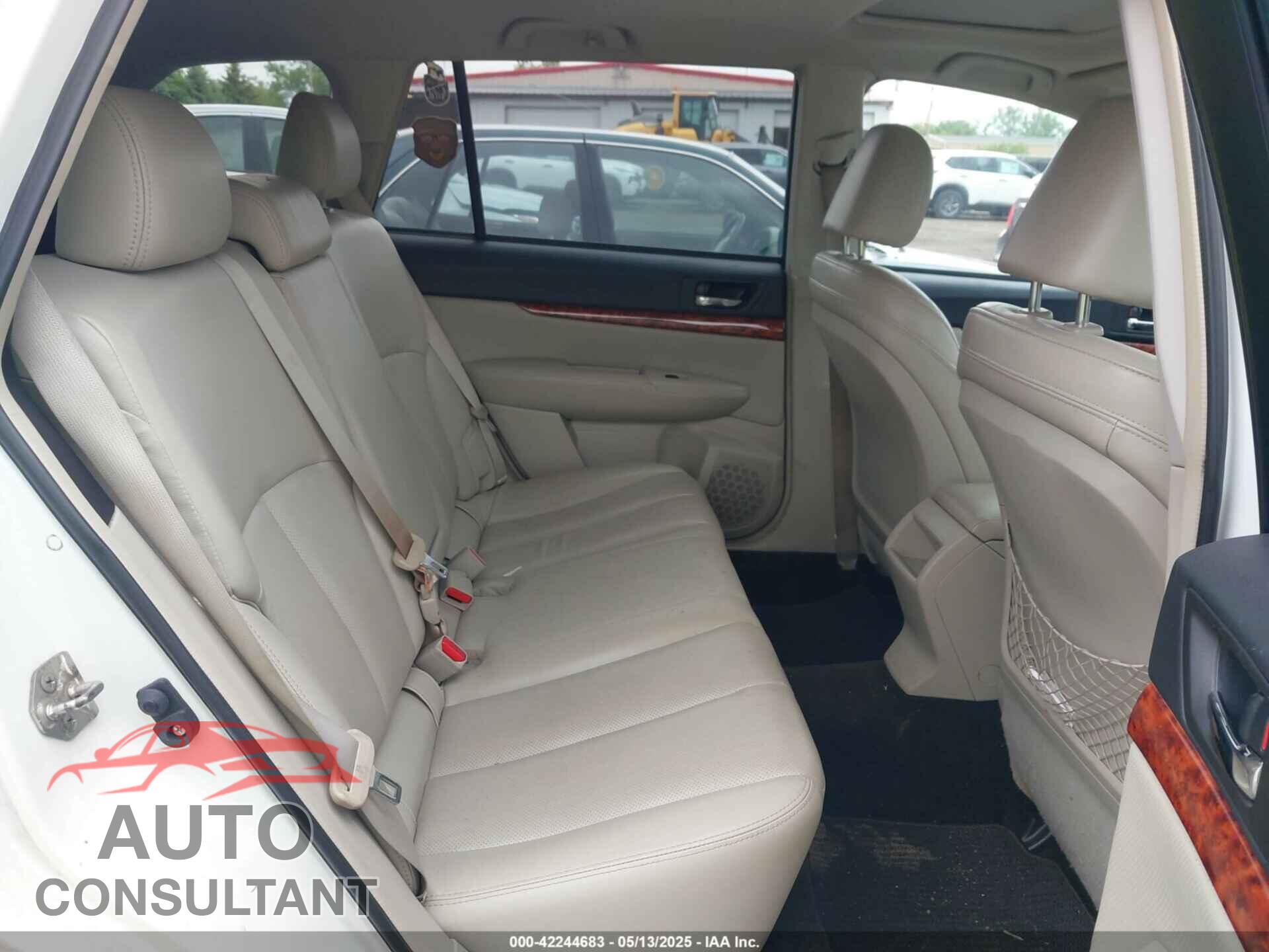 SUBARU OUTBACK 2011 - 4S4BRBKC2B3415559