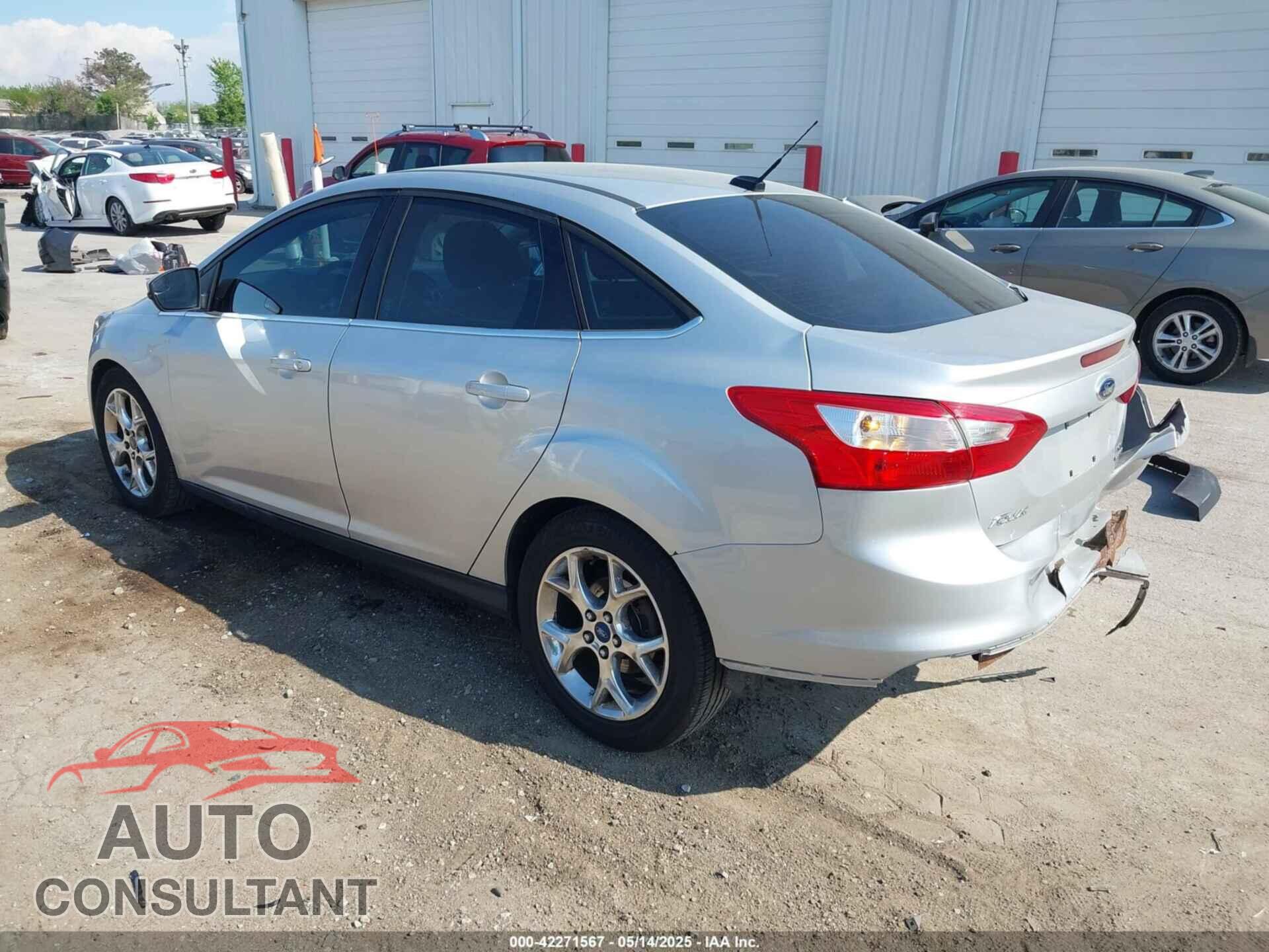 FORD FOCUS 2012 - 1FAHP3H24CL420875