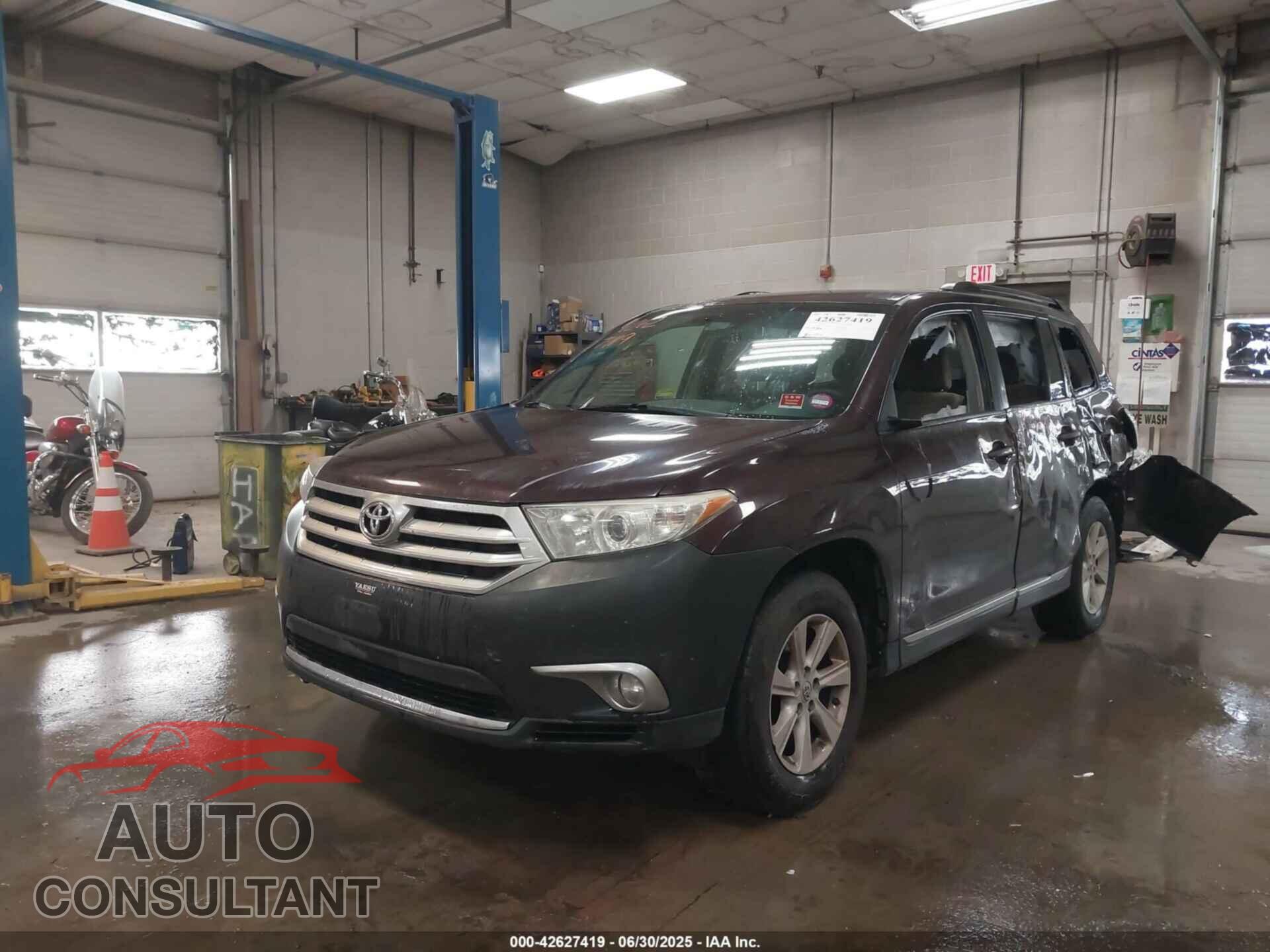 TOYOTA HIGHLANDER 2013 - 5TDBK3EH8DS209394