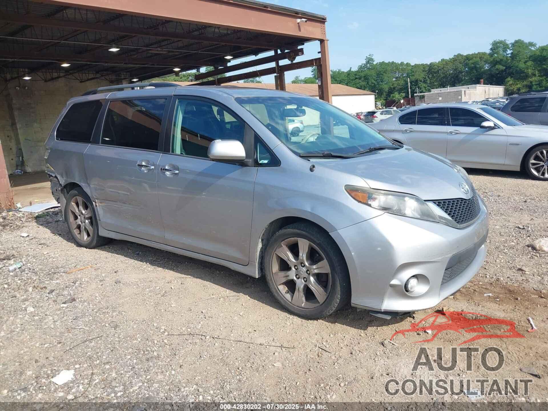 TOYOTA SIENNA 2013 - 5TDXK3DC4DS280409